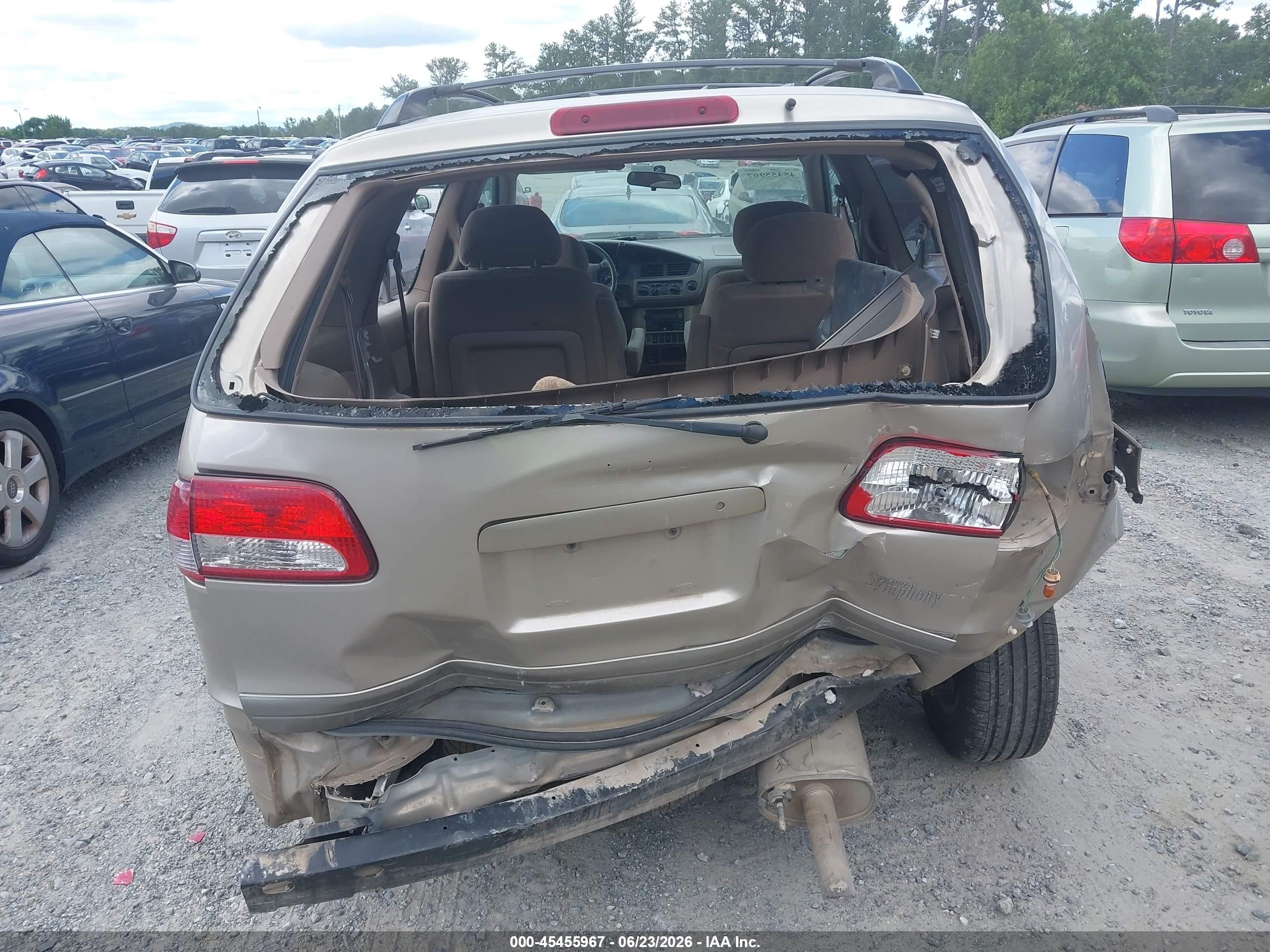 2003 Toyota Sienna Le Tan vin: 4T3ZF13C93U520716