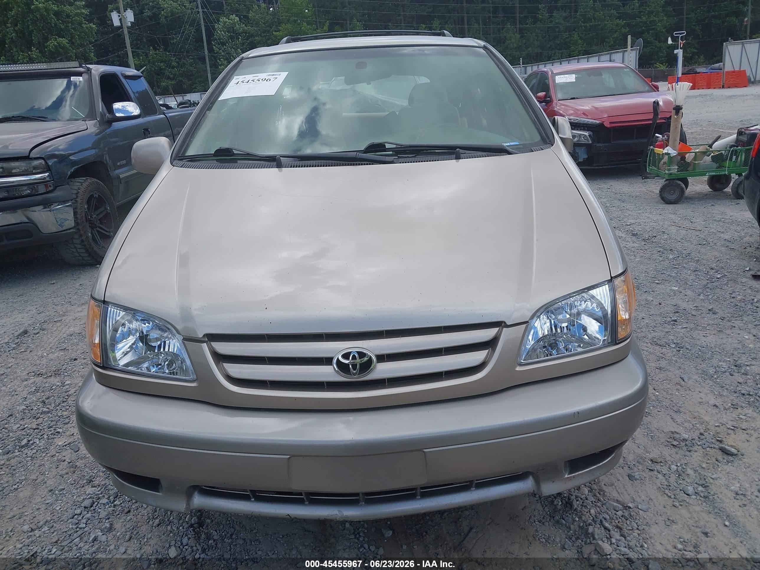 2003 Toyota Sienna Le Tan vin: 4T3ZF13C93U520716