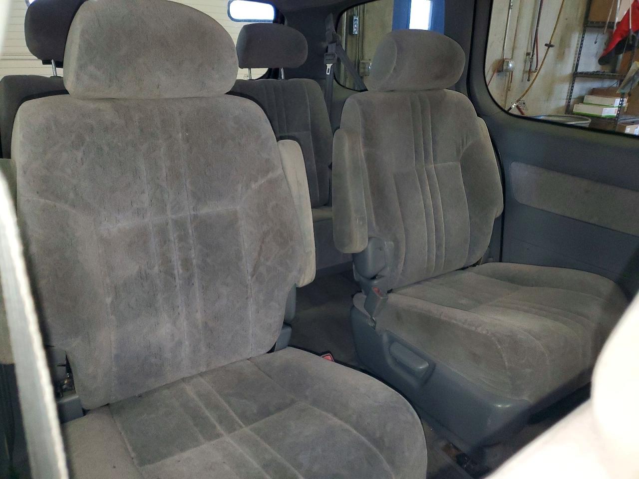 1998 Toyota Sienna Le Black vin: 4T3ZF13C9WU023136