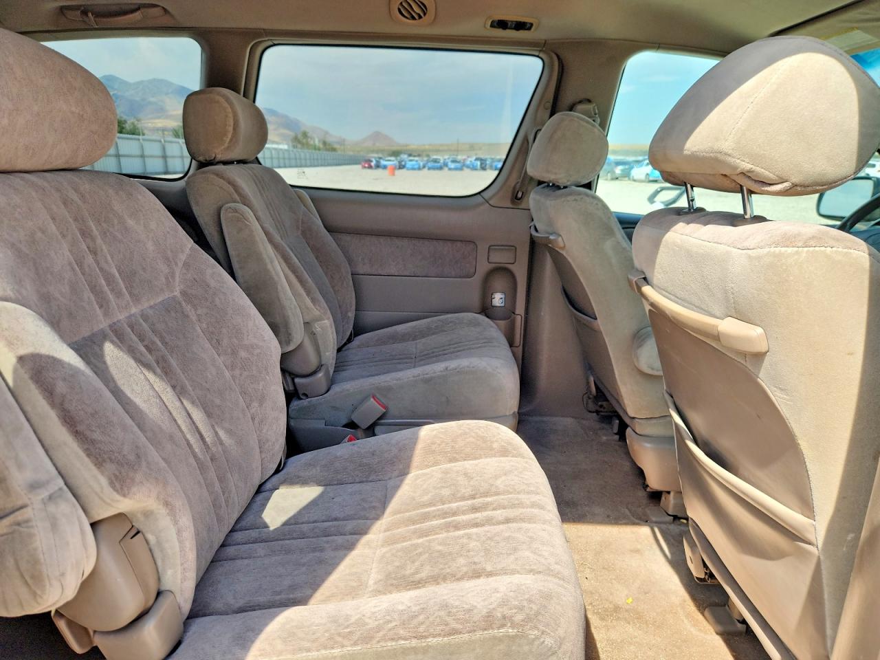 1999 Toyota Sienna Le Brown vin: 4T3ZF13C9XU117017