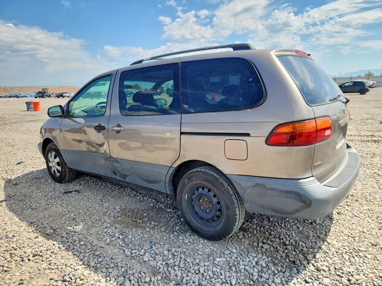 1999 Toyota Sienna Le Brown vin: 4T3ZF13C9XU117017