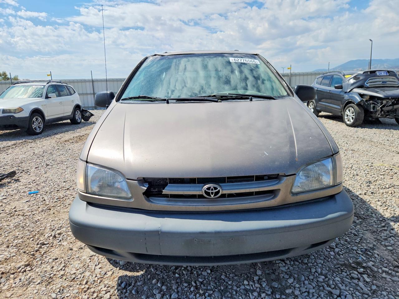 1999 Toyota Sienna Le Brown vin: 4T3ZF13C9XU117017