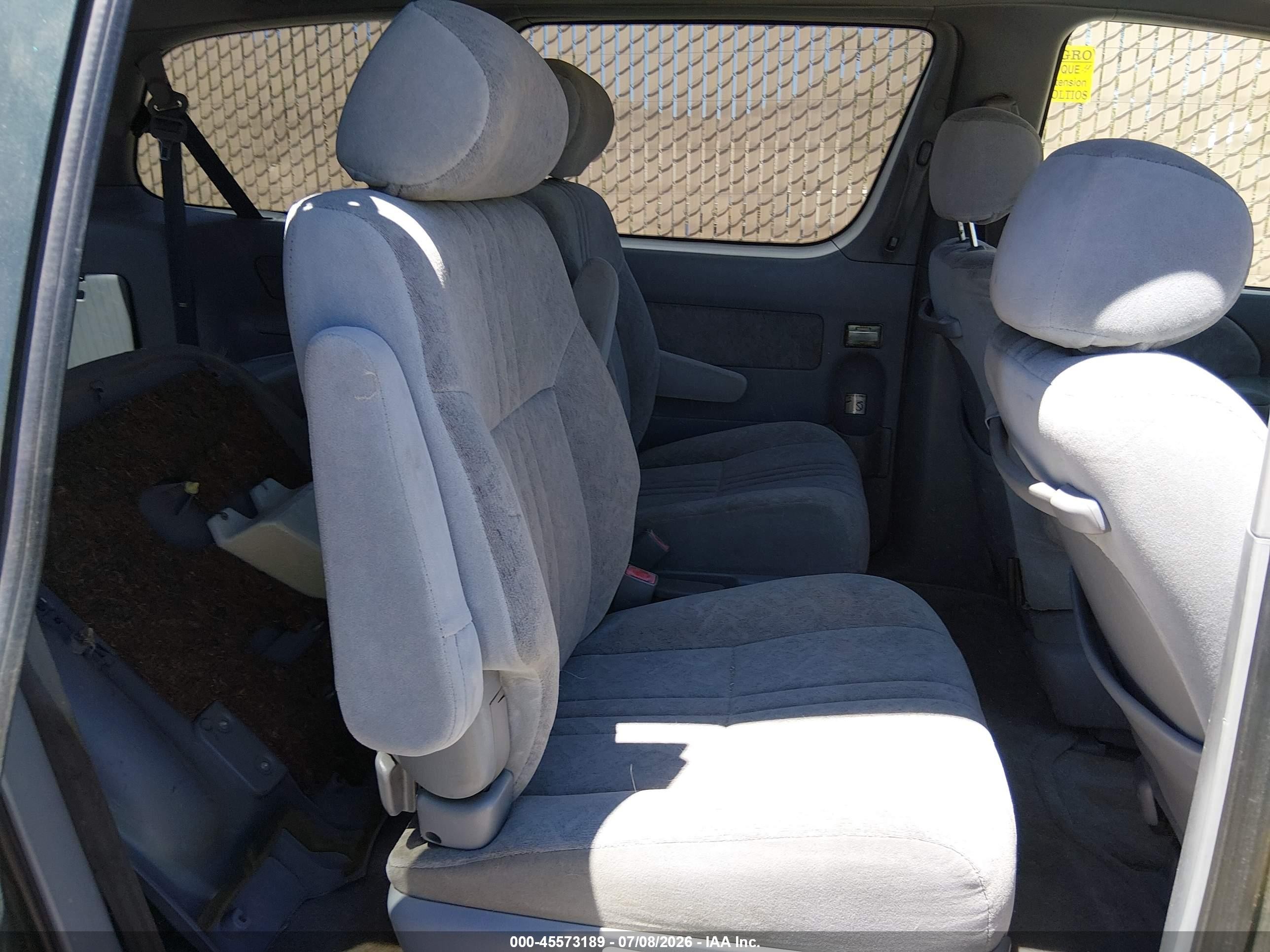 1999 Toyota Sienna Le Green vin: 4T3ZF13C9XU133511