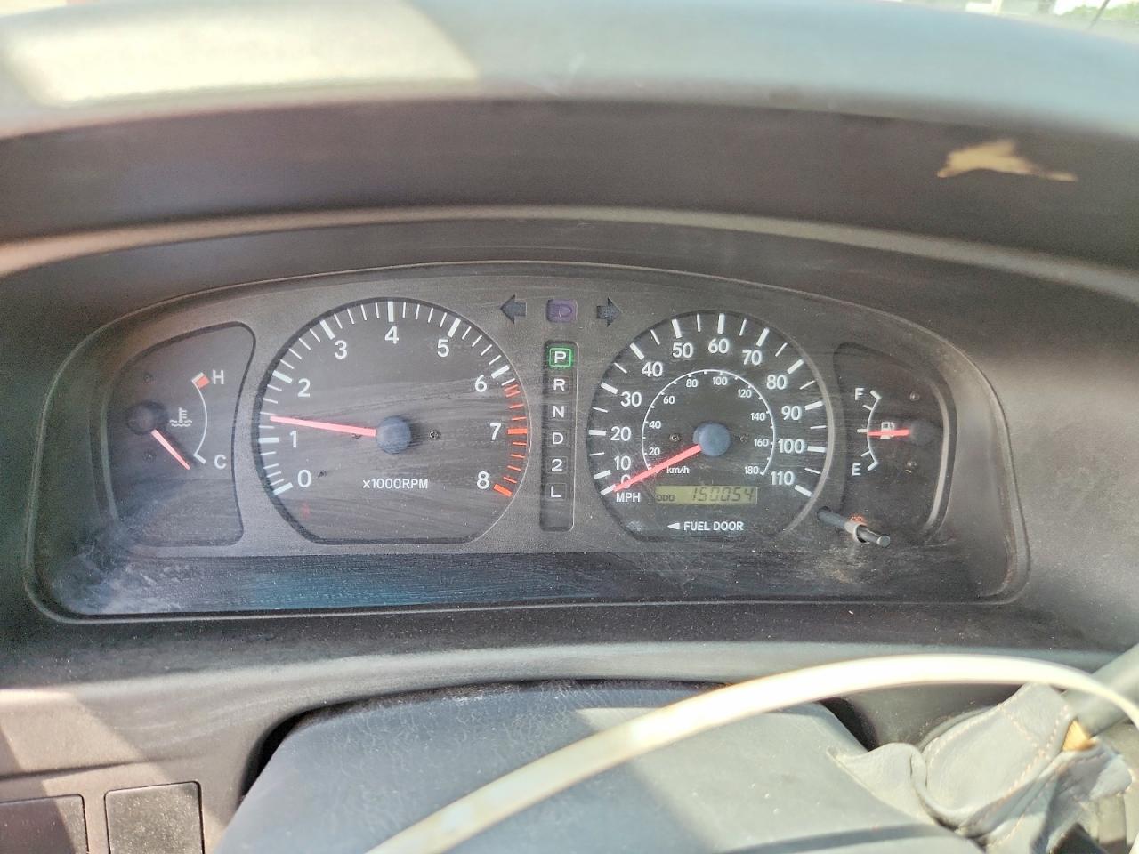 2000 Toyota Sienna Le Burgundy vin: 4T3ZF13C9YU201727
