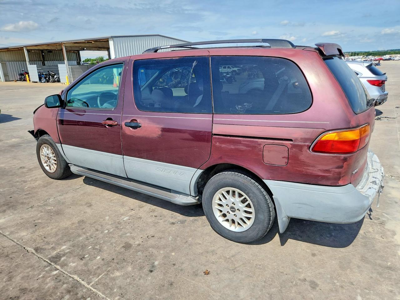 2000 Toyota Sienna Le Burgundy vin: 4T3ZF13C9YU201727