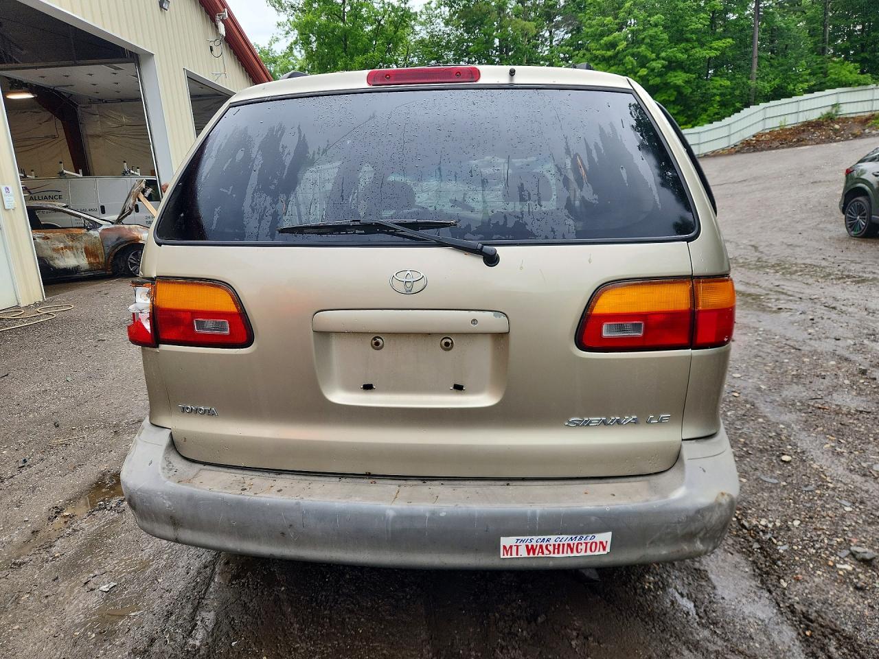 2000 Toyota Sienna Le Tan vin: 4T3ZF13C9YU289338