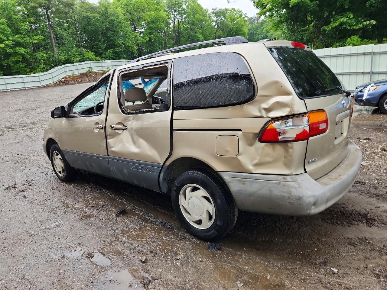 2000 Toyota Sienna Le Tan vin: 4T3ZF13C9YU289338