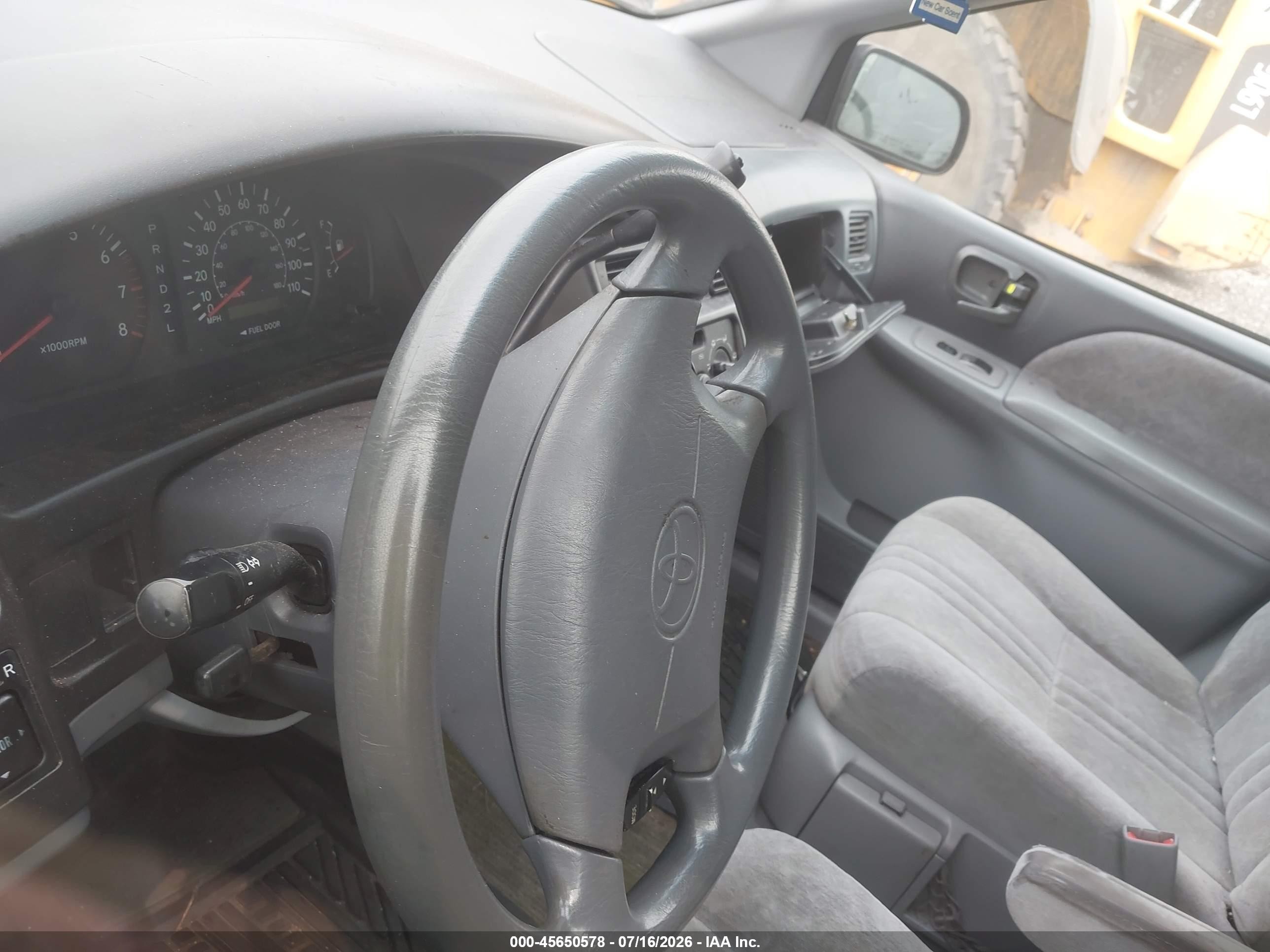 2000 Toyota Sienna Le Light Blue vin: 4T3ZF13C9YU309507