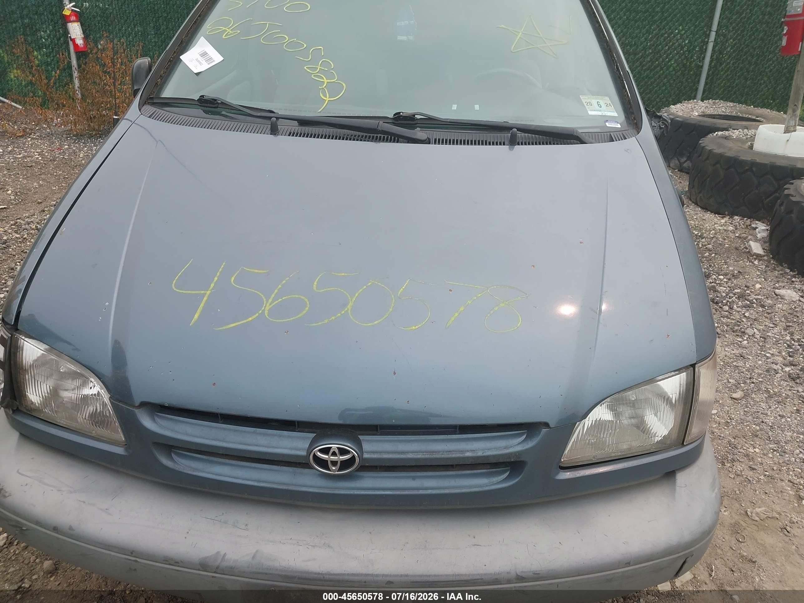 2000 Toyota Sienna Le Light Blue vin: 4T3ZF13C9YU309507