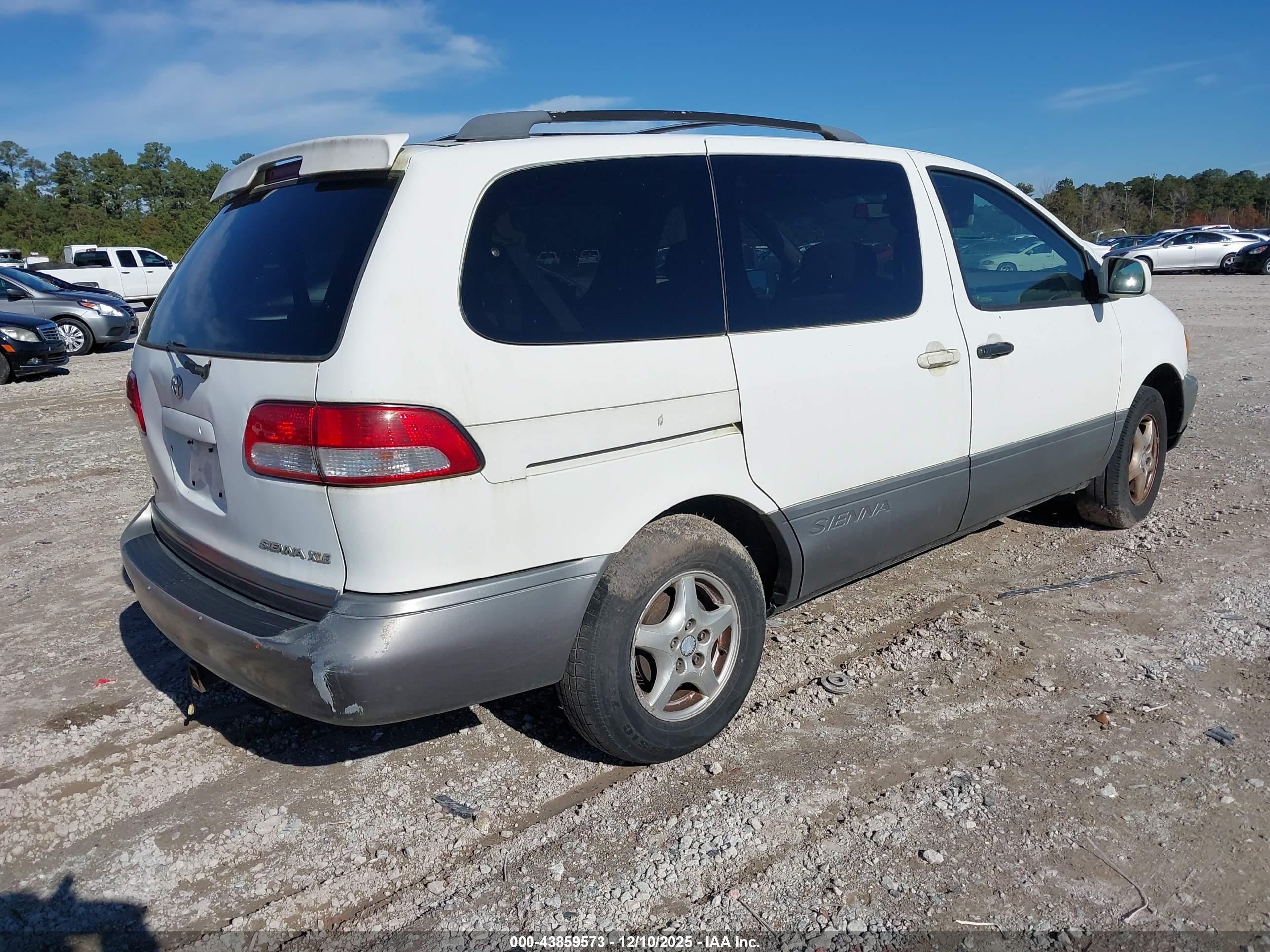 2001 Toyota Sienna Xle White vin: 4T3ZF13CX1U329173