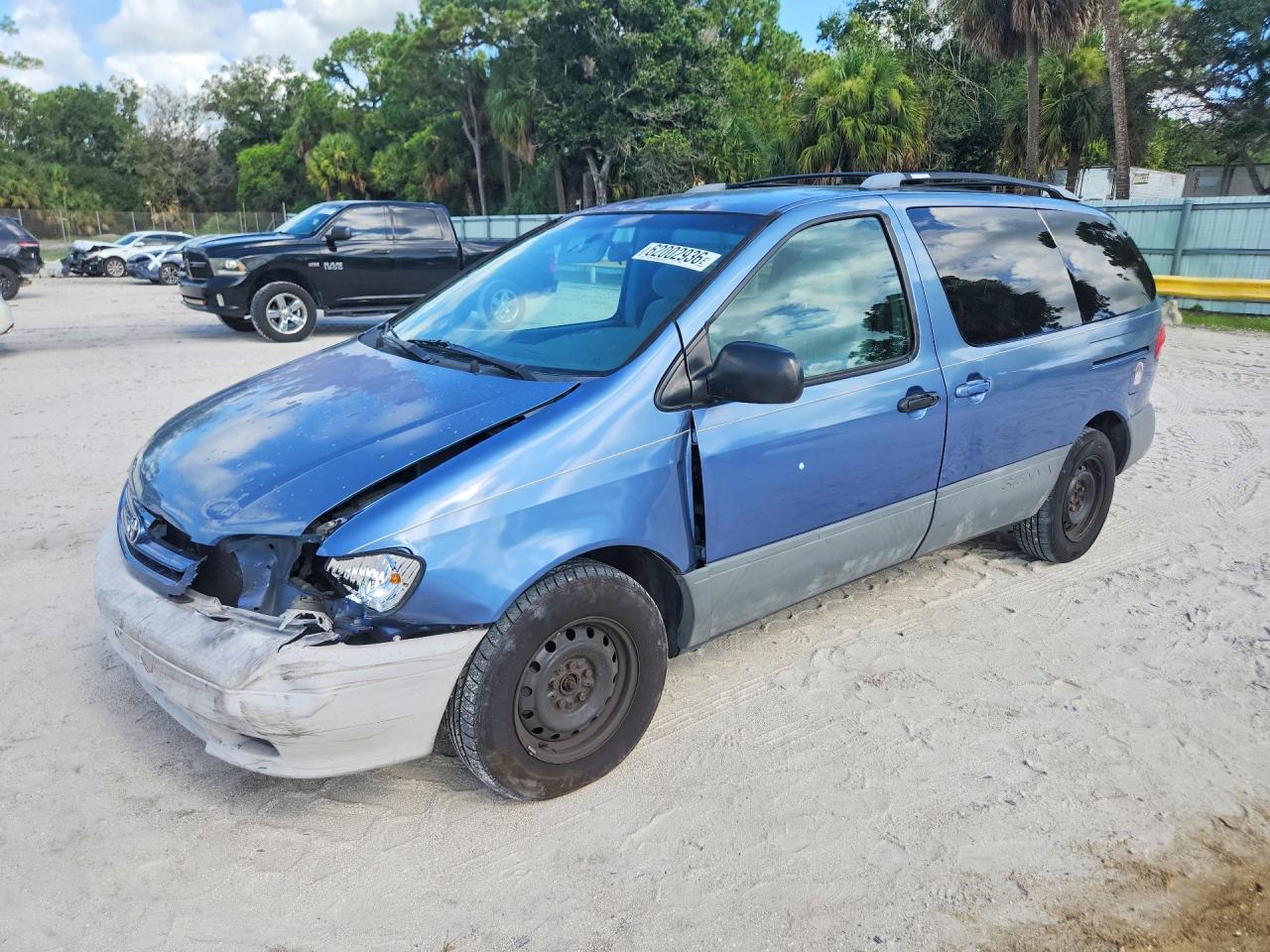 2001 Toyota Sienna Le Blue vin: 4T3ZF13CX1U342568
