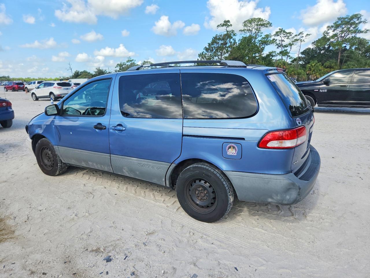 2001 Toyota Sienna Le Blue vin: 4T3ZF13CX1U342568
