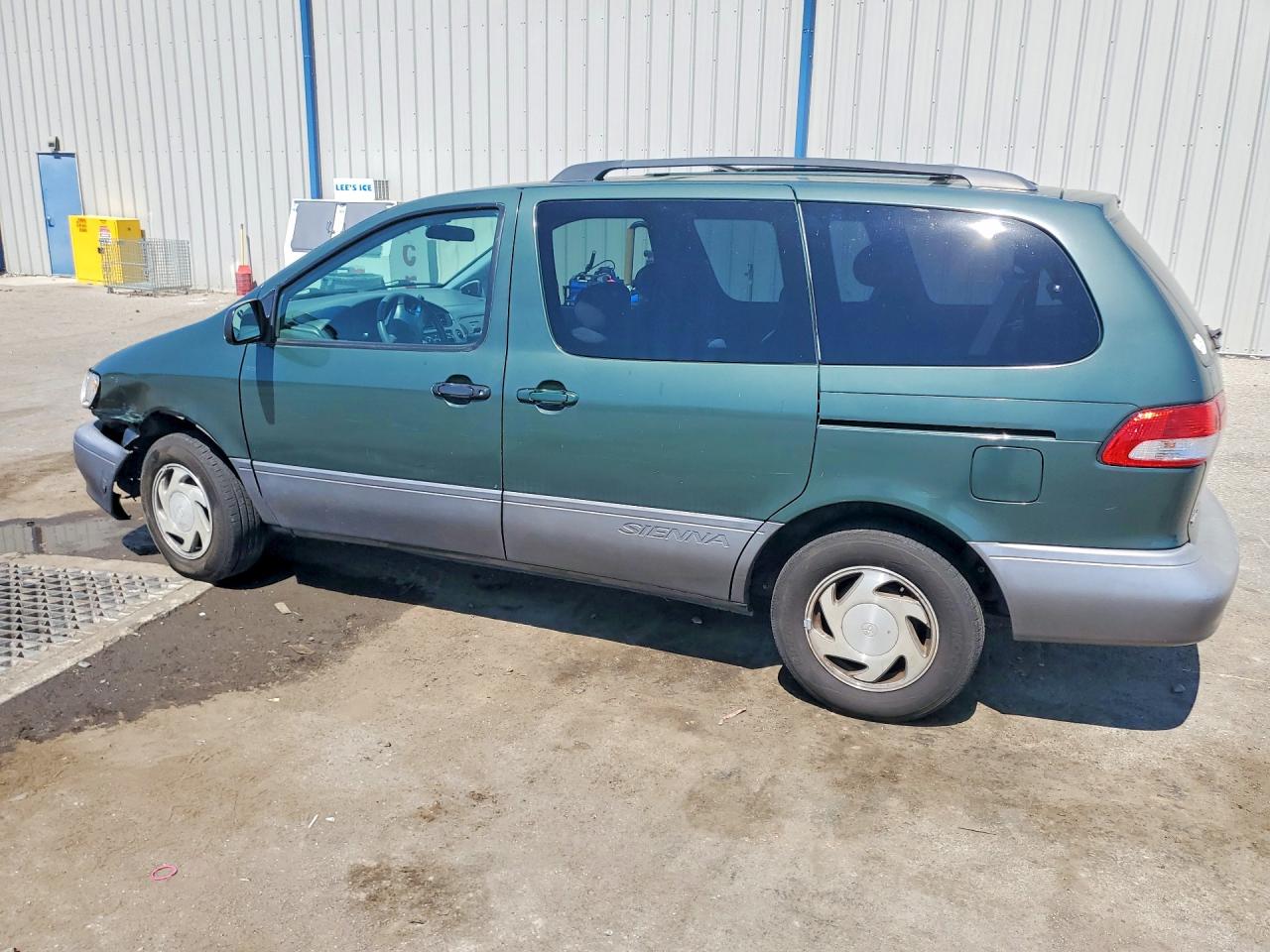 2001 Toyota Sienna Le Green vin: 4T3ZF13CX1U386778