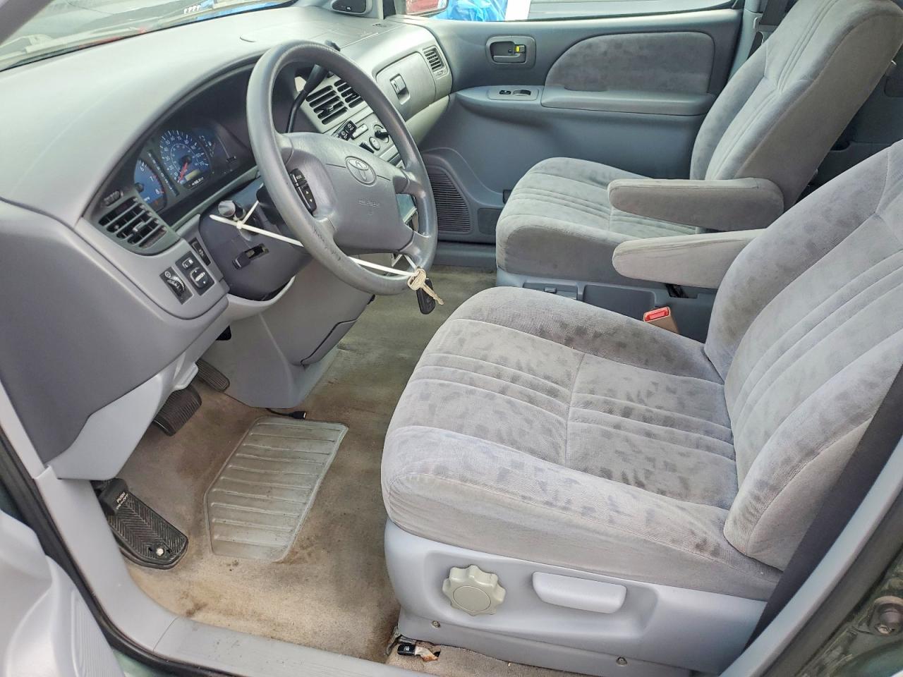 2001 Toyota Sienna Le Green vin: 4T3ZF13CX1U386778