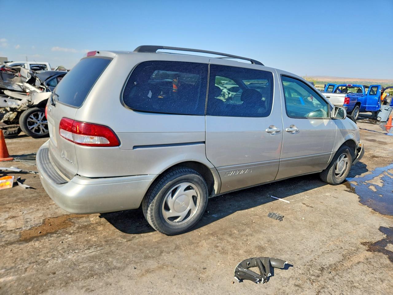 2002 Toyota Sienna Xle Silver vin: 4T3ZF13CX2U462758