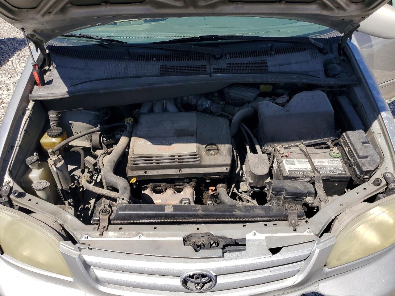 2002 Toyota Sienna Le Silver vin: 4T3ZF13CX2U492777
