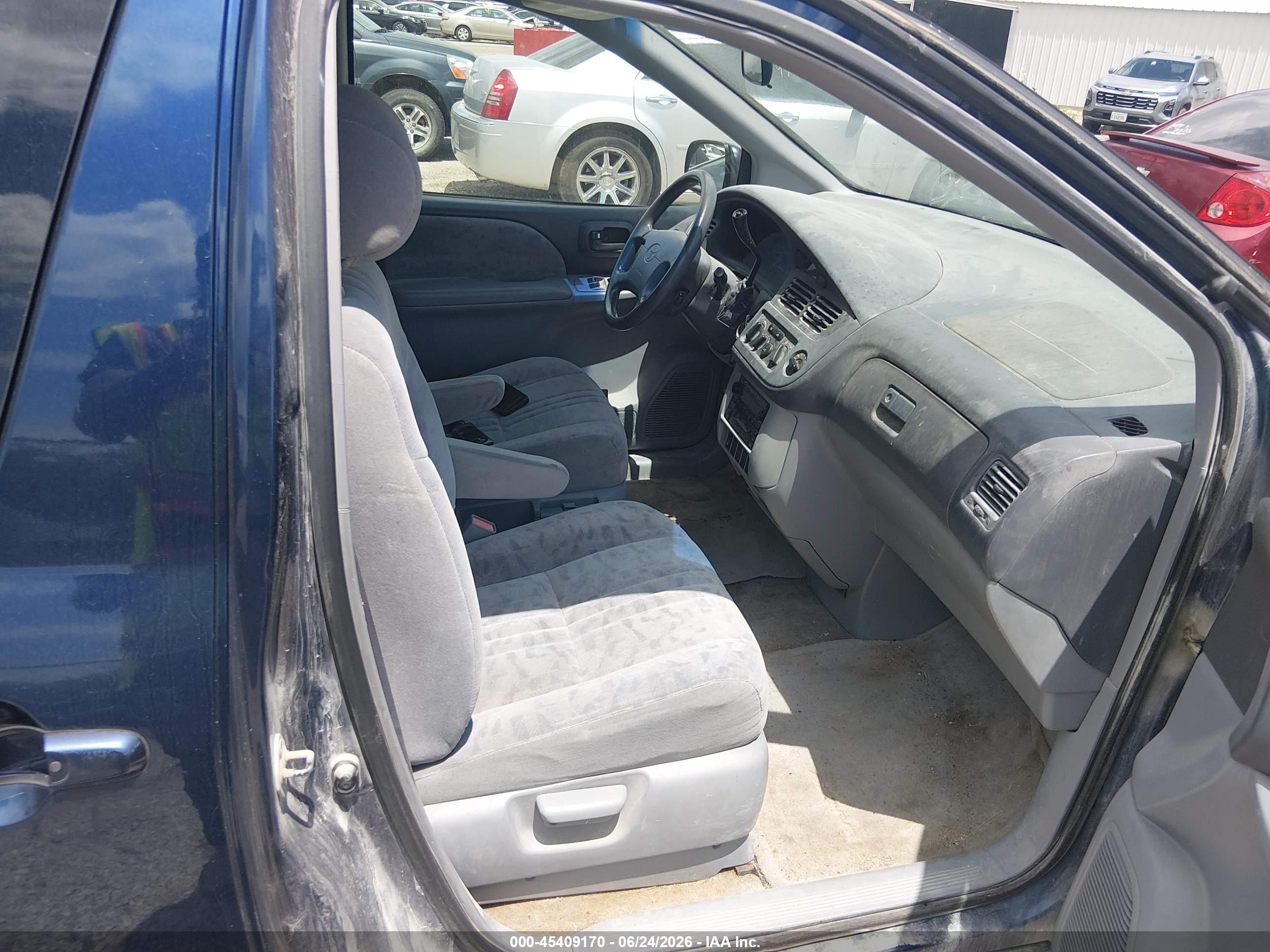 2002 Toyota Sienna Le Blue vin: 4T3ZF13CX2U498126