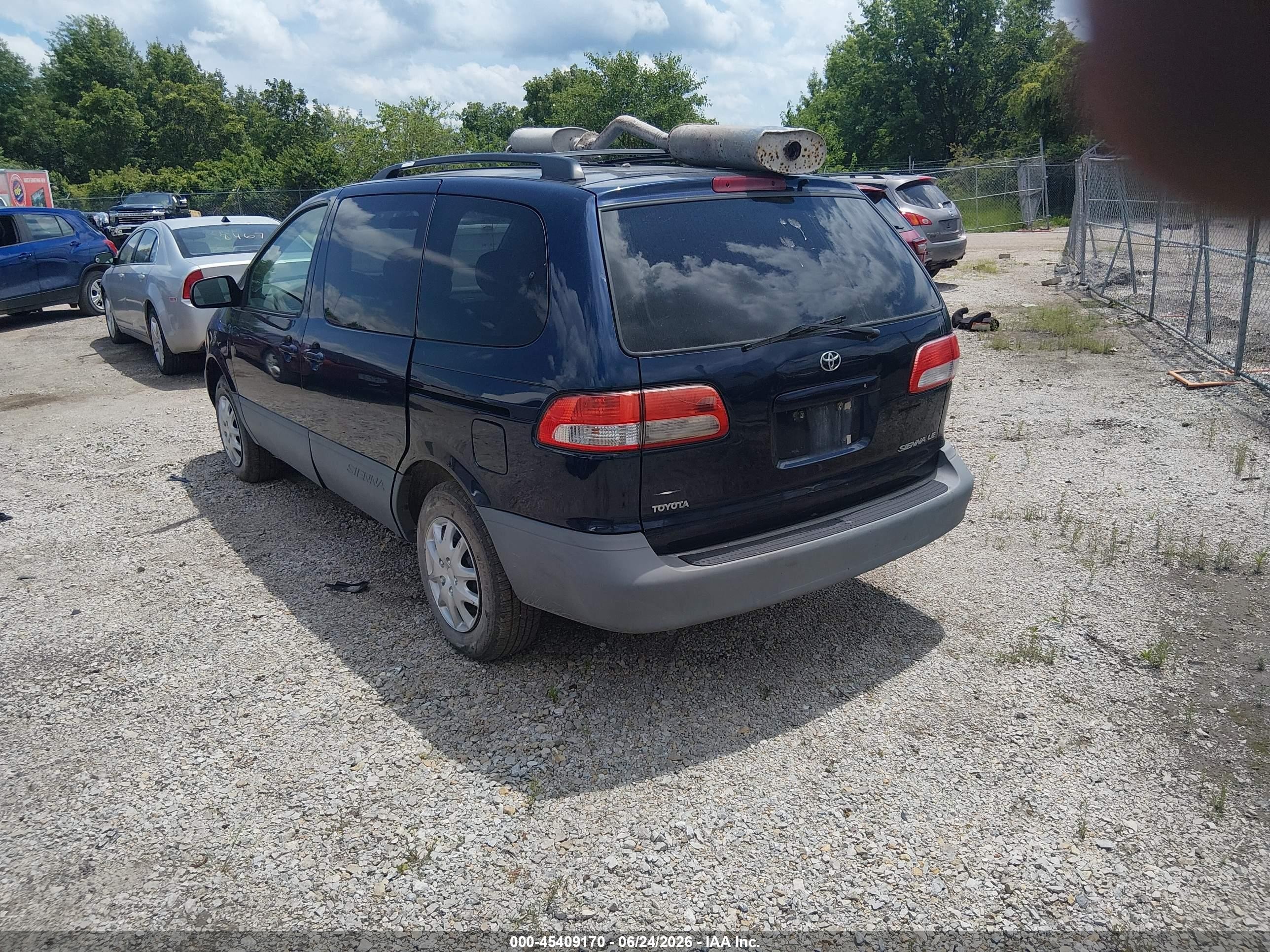 2002 Toyota Sienna Le Blue vin: 4T3ZF13CX2U498126