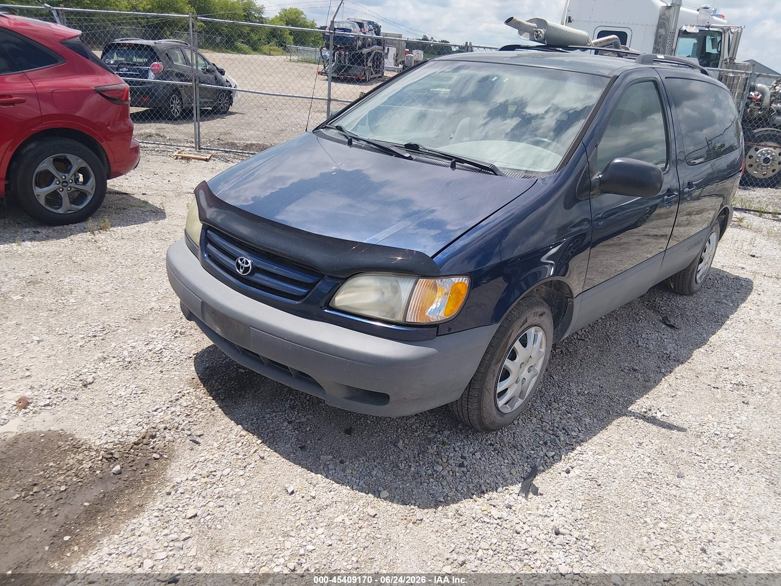 2002 Toyota Sienna Le Blue vin: 4T3ZF13CX2U498126