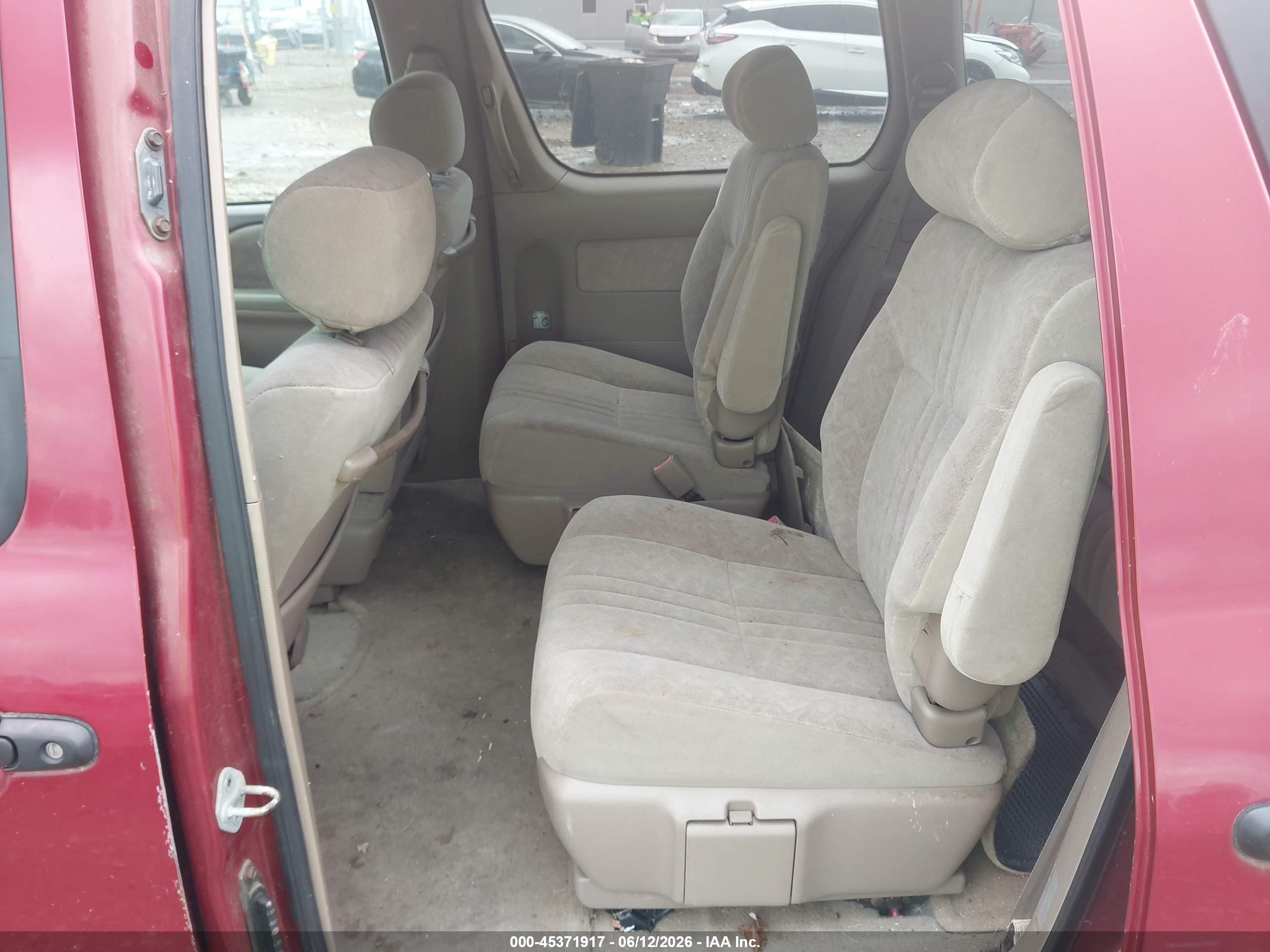 2000 Toyota Sienna Le Red vin: 4T3ZF13CXYU191547