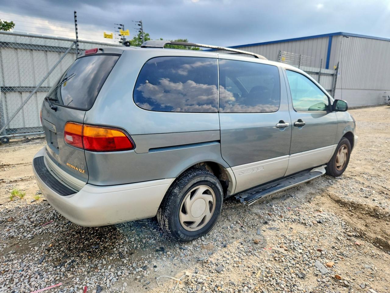 2000 Toyota Sienna Xle Бирюзовый vin: 4T3ZF13CXYU250452
