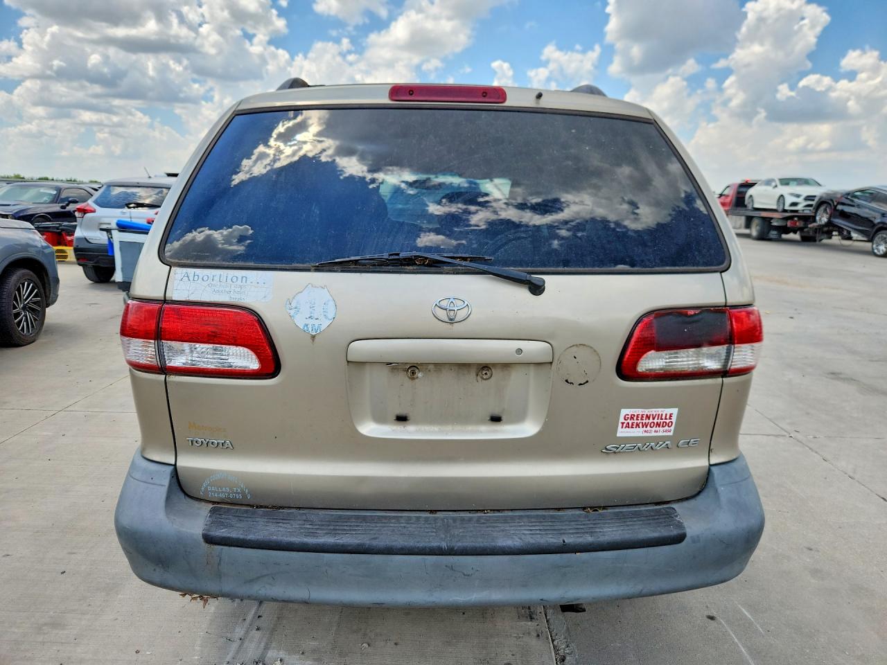 2001 Toyota Sienna Ce Tan vin: 4T3ZF19C01U400002