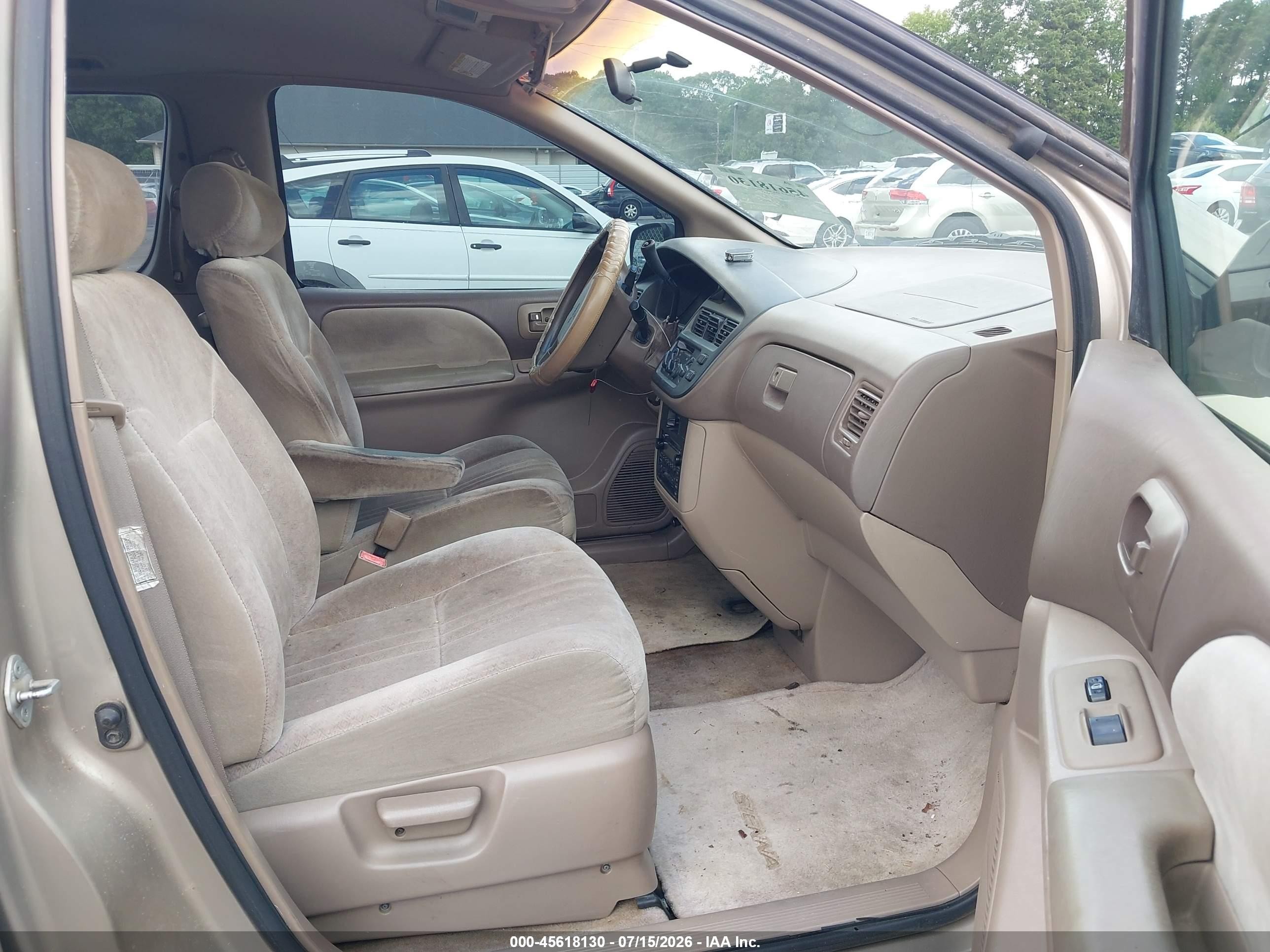 2000 Toyota Sienna Ce Бежевый vin: 4T3ZF19C0YU228421