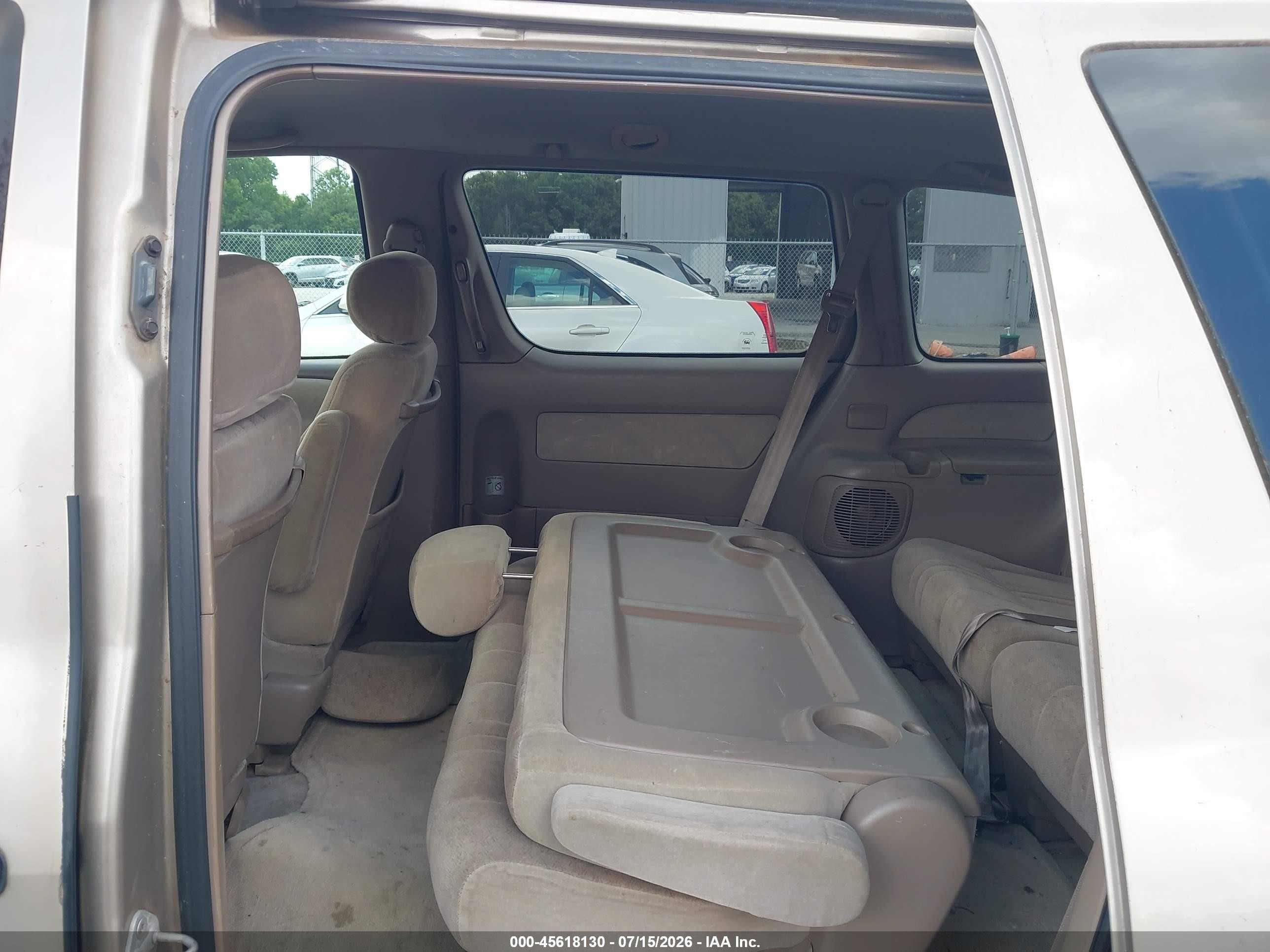 2000 Toyota Sienna Ce Бежевый vin: 4T3ZF19C0YU228421