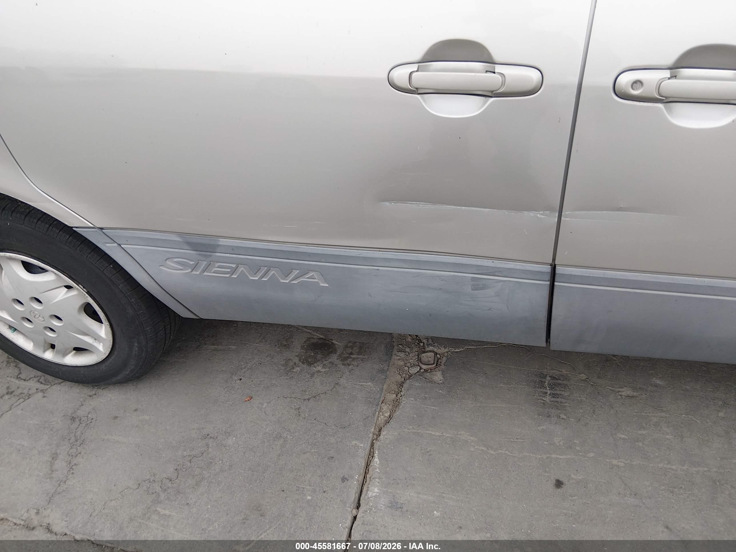2002 Toyota Sienna Ce Champagne vin: 4T3ZF19C12U500787