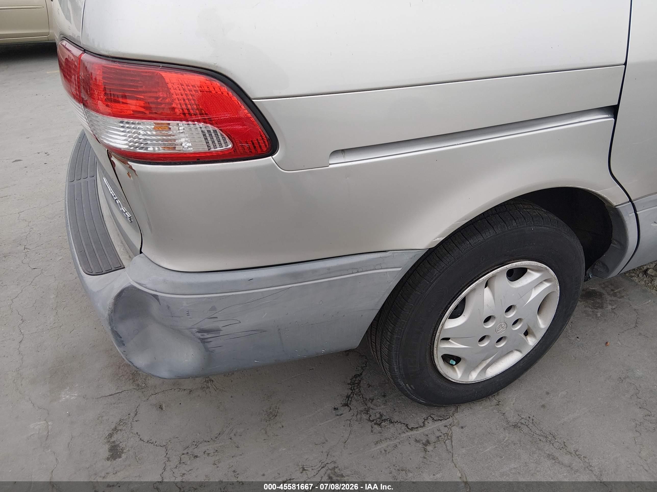 2002 Toyota Sienna Ce Champagne vin: 4T3ZF19C12U500787