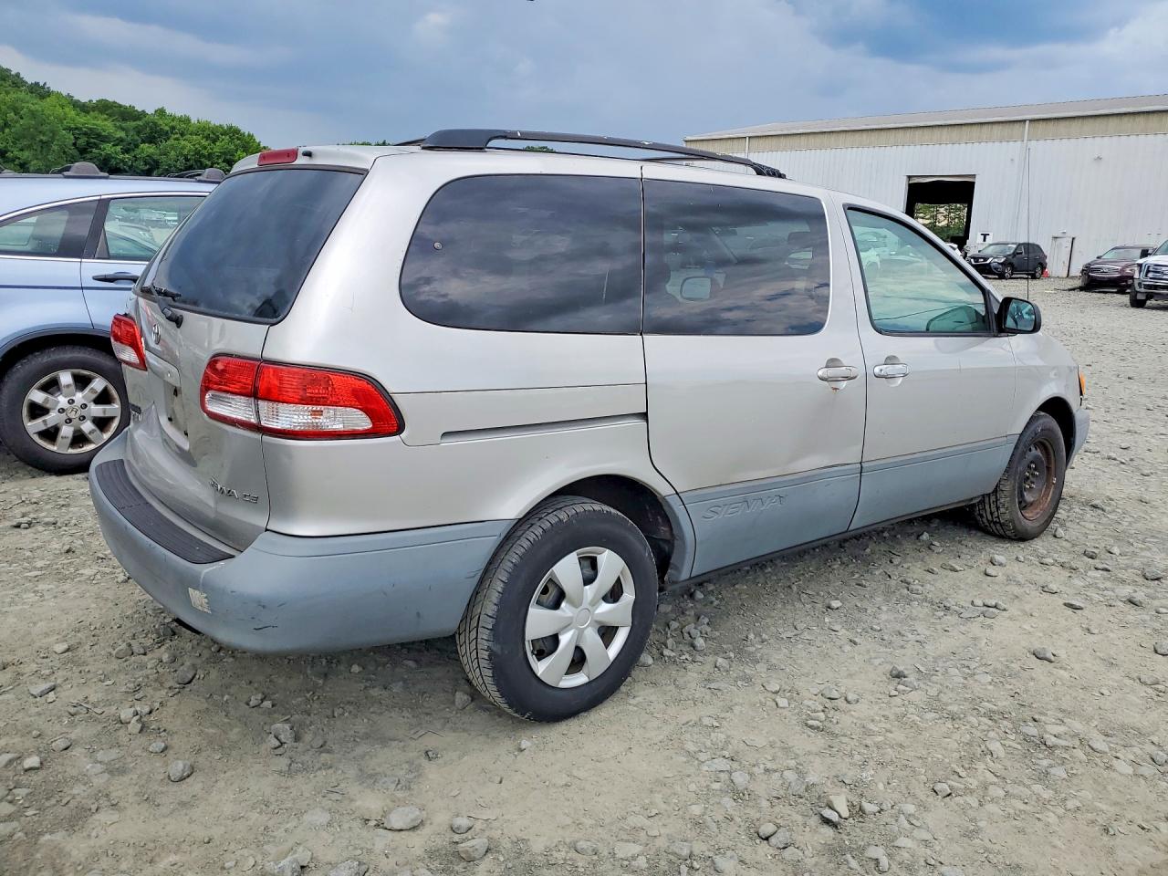 2002 Toyota Sienna Ce Silver vin: 4T3ZF19C22U482543