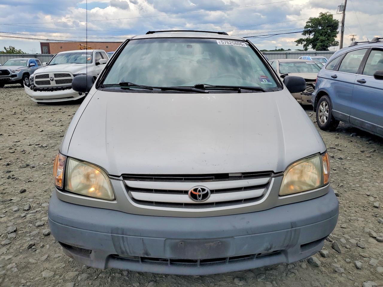 2002 Toyota Sienna Ce Silver vin: 4T3ZF19C22U482543
