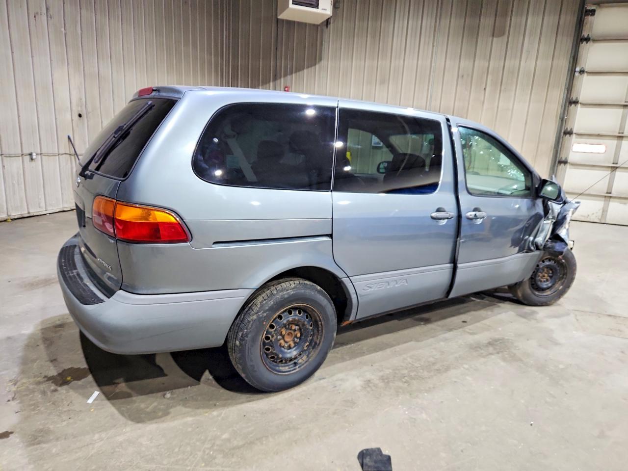 2000 Toyota Sienna Ce Gray vin: 4T3ZF19C2YU202385