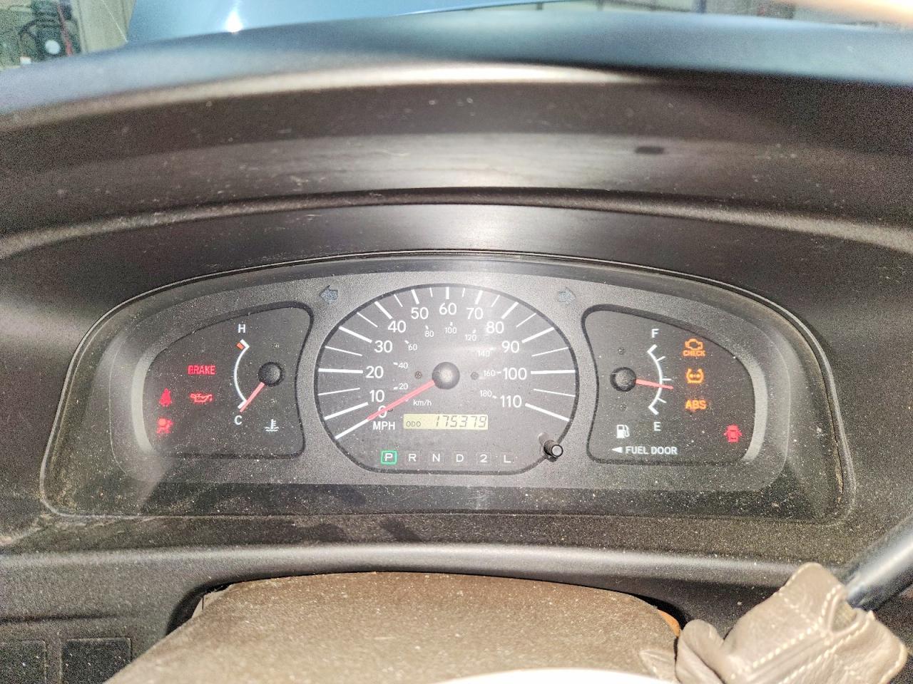 2000 Toyota Sienna Ce Gray vin: 4T3ZF19C2YU202385