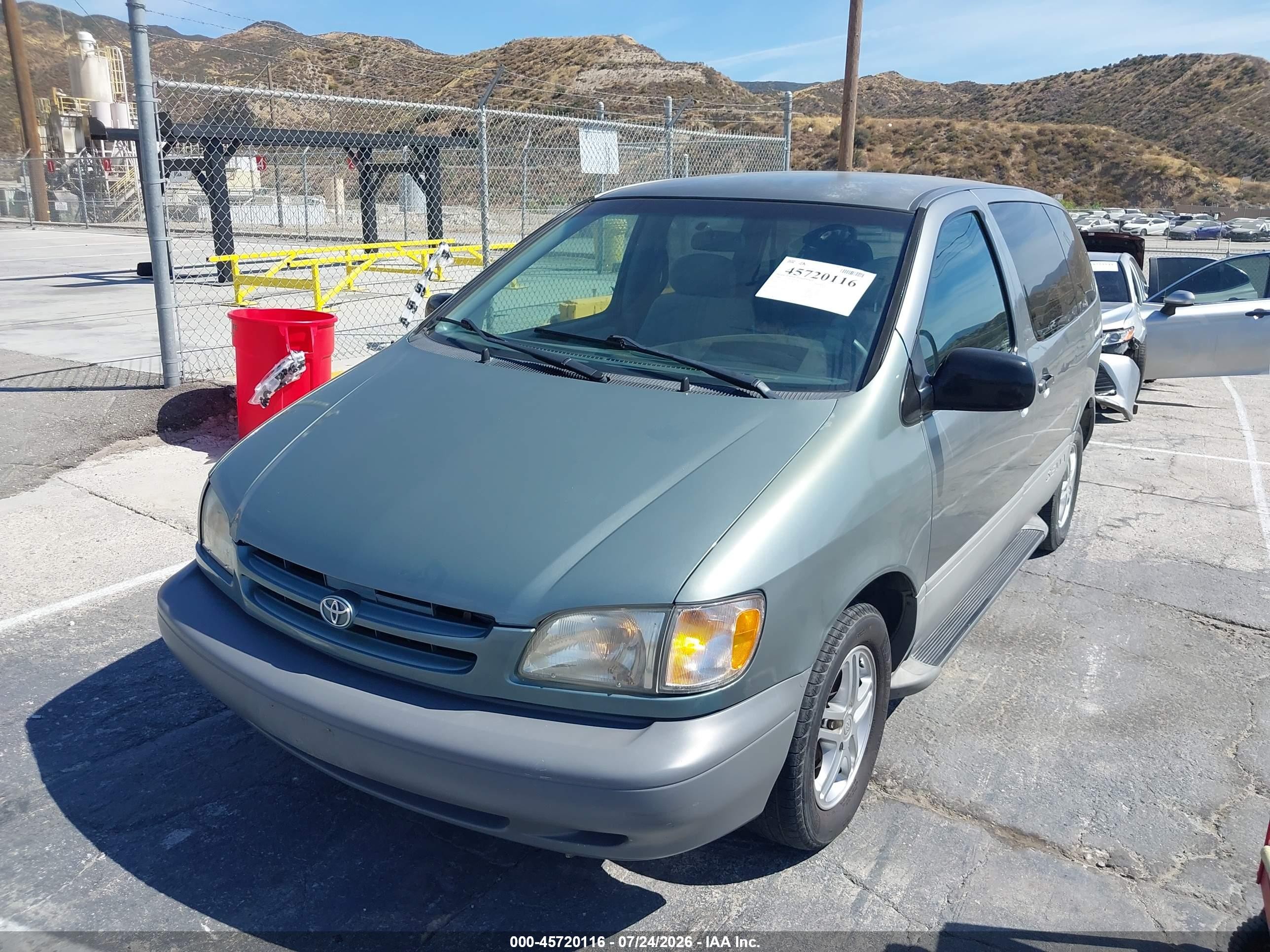 2000 Toyota Sienna Ce Серый vin: 4T3ZF19C3YU281937