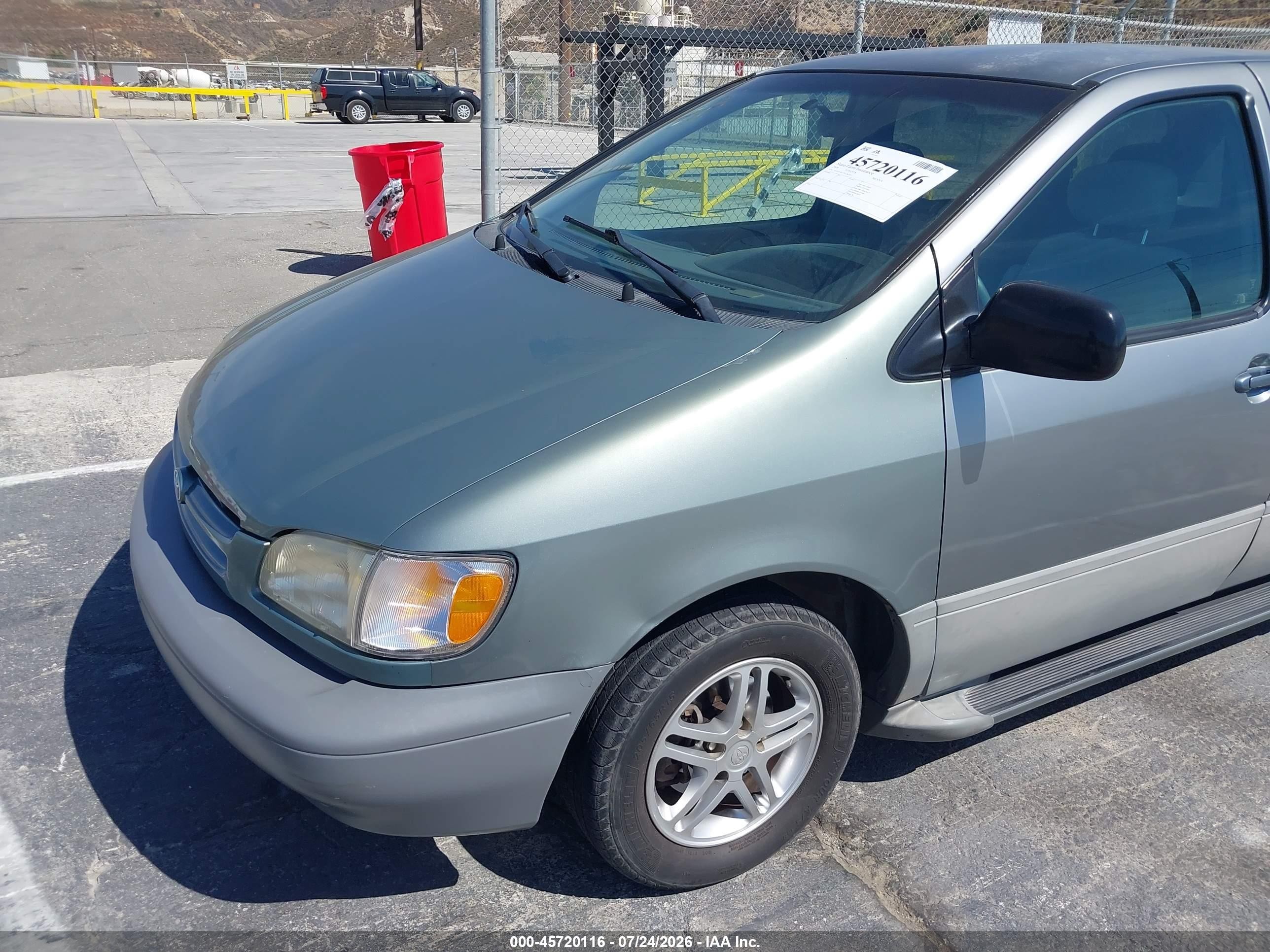2000 Toyota Sienna Ce Серый vin: 4T3ZF19C3YU281937