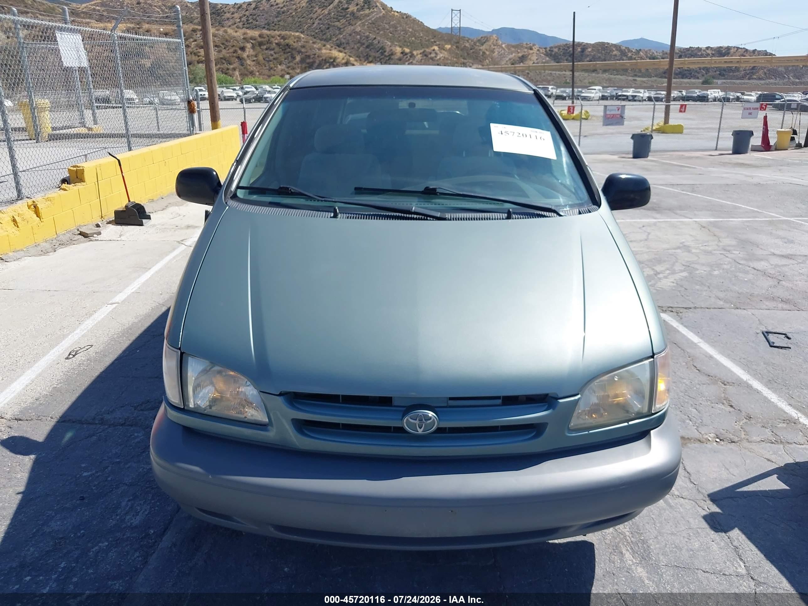 2000 Toyota Sienna Ce Серый vin: 4T3ZF19C3YU281937