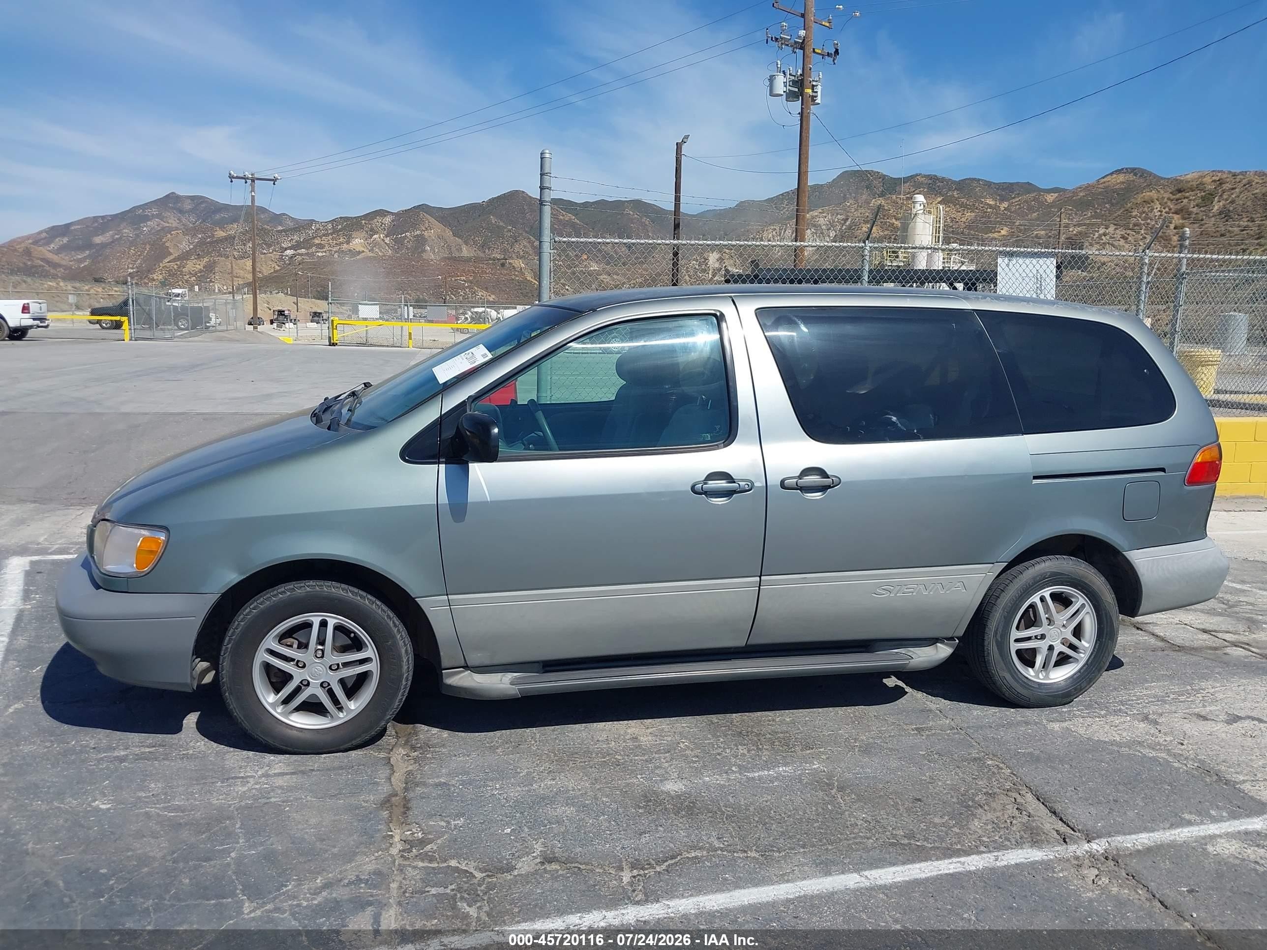 2000 Toyota Sienna Ce Серый vin: 4T3ZF19C3YU281937