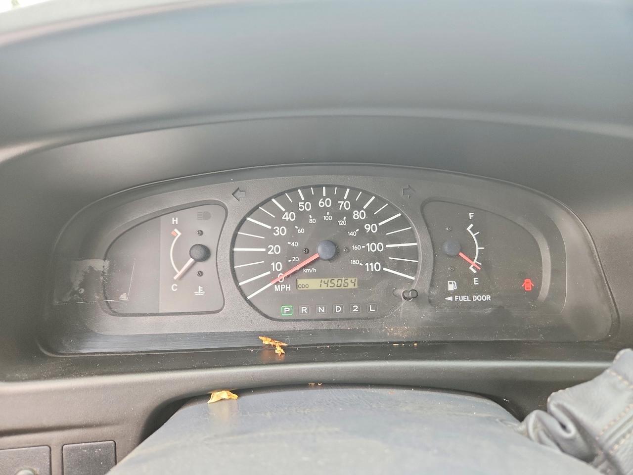 2000 Toyota Sienna Ce White vin: 4T3ZF19C3YU313611