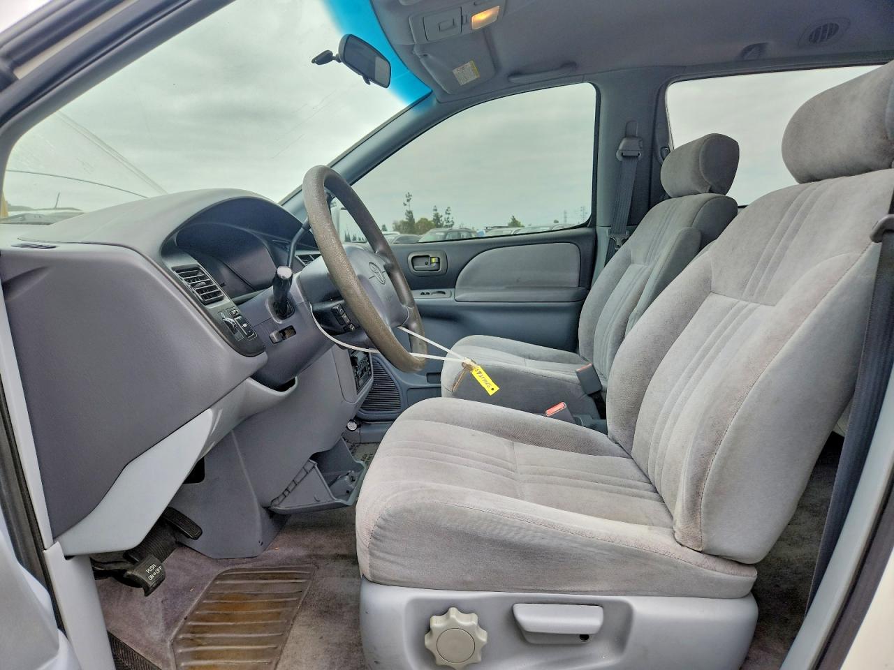 2000 Toyota Sienna Ce White vin: 4T3ZF19C3YU313611