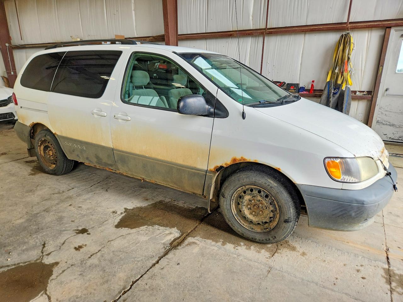 2002 Toyota Sienna Ce White vin: 4T3ZF19C42U508236