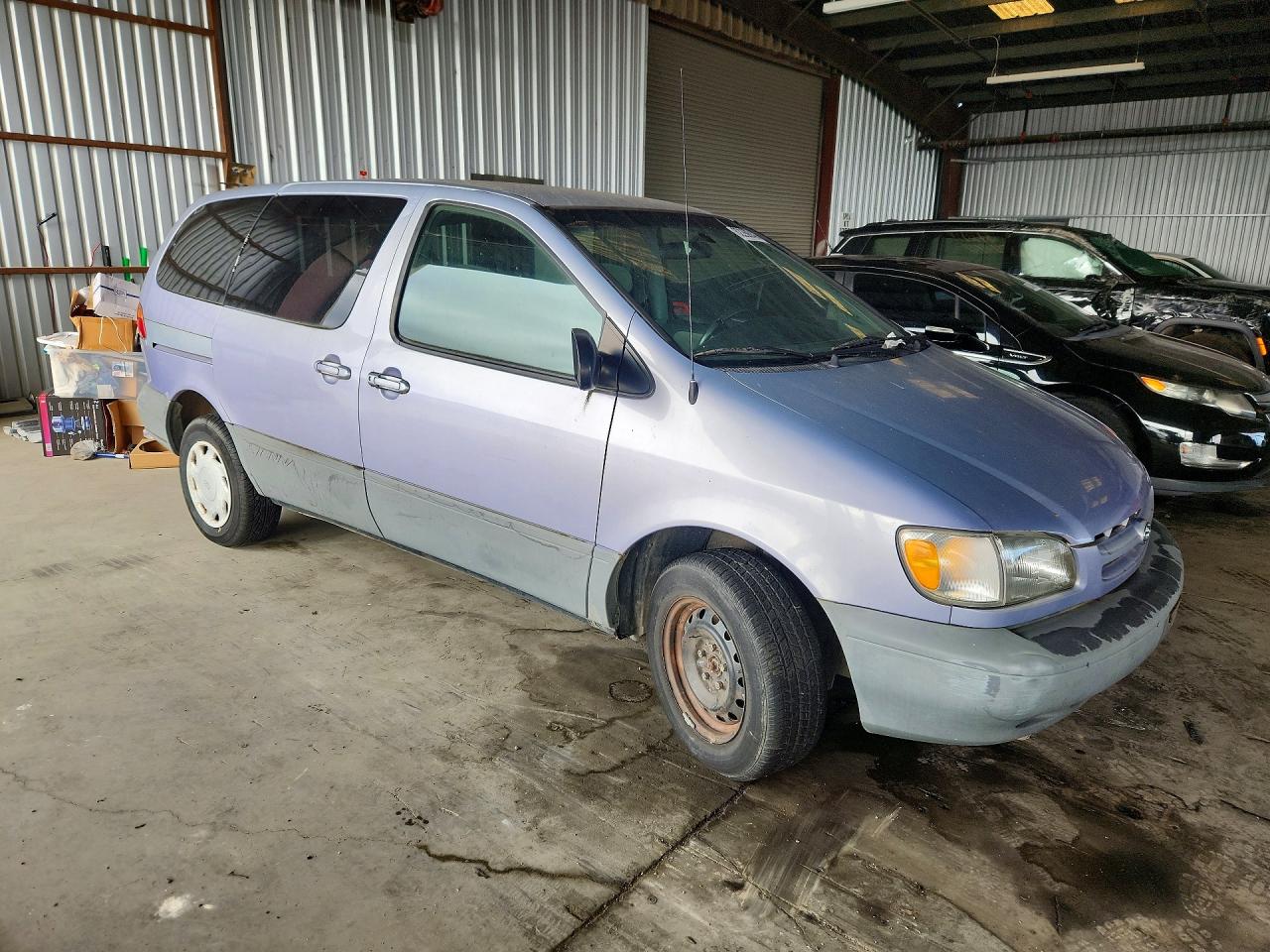 1999 Toyota Sienna Ce Серебряный vin: 4T3ZF19C5XU094410