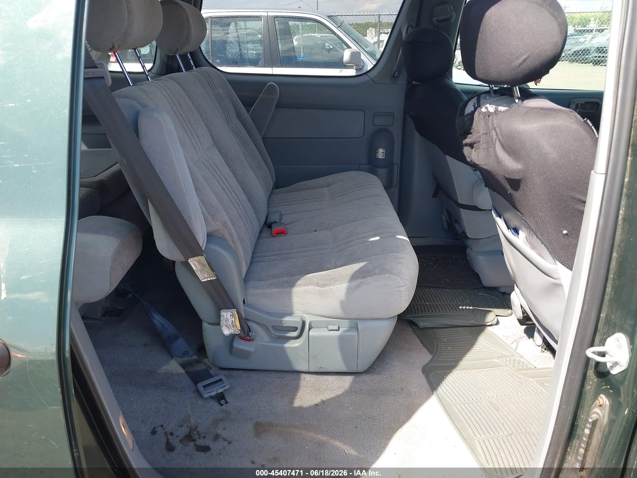 2000 Toyota Sienna Ce Green vin: 4T3ZF19C5YU174355