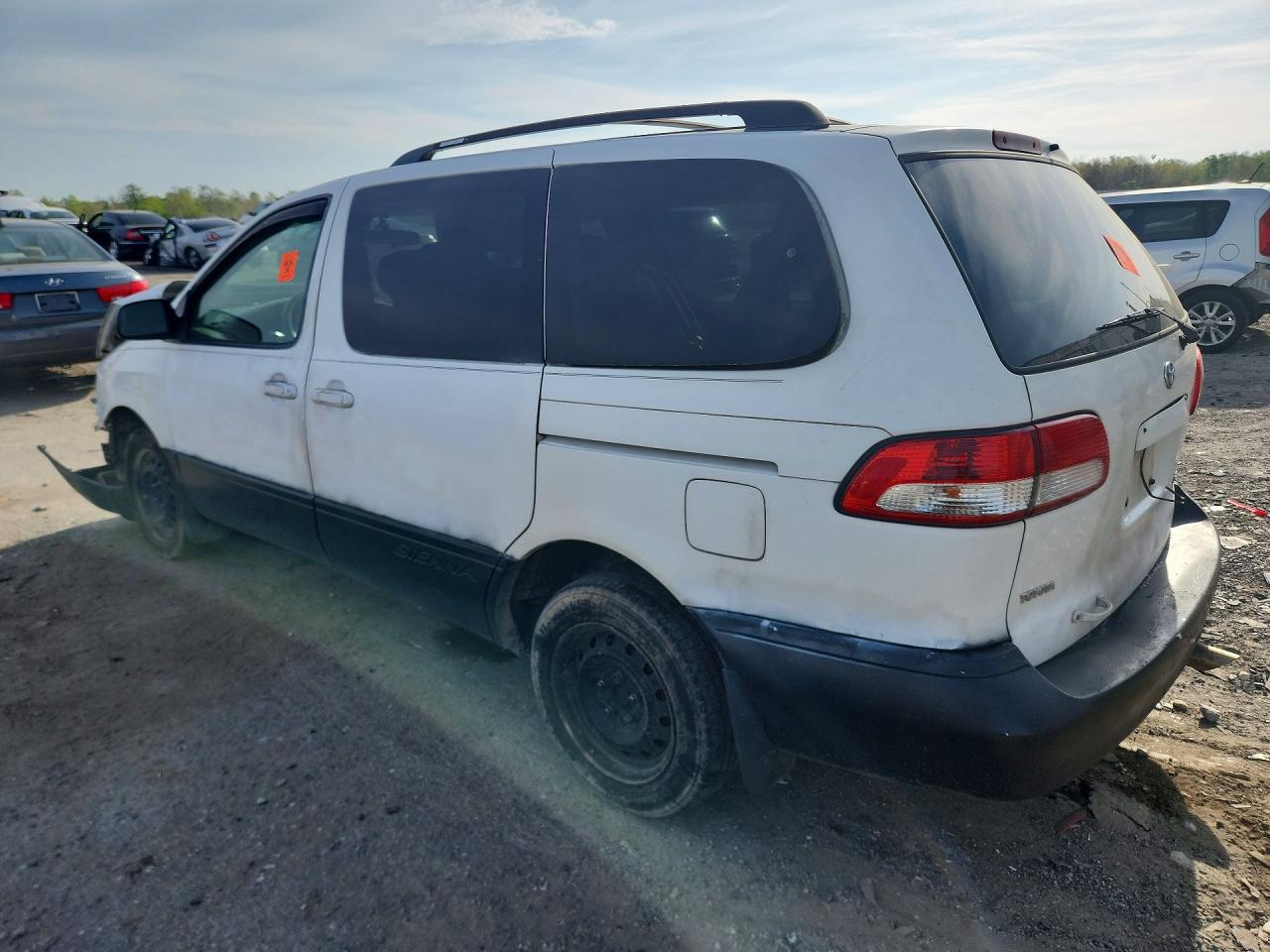 2002 Toyota Sienna Ce White vin: 4T3ZF19C62U437251