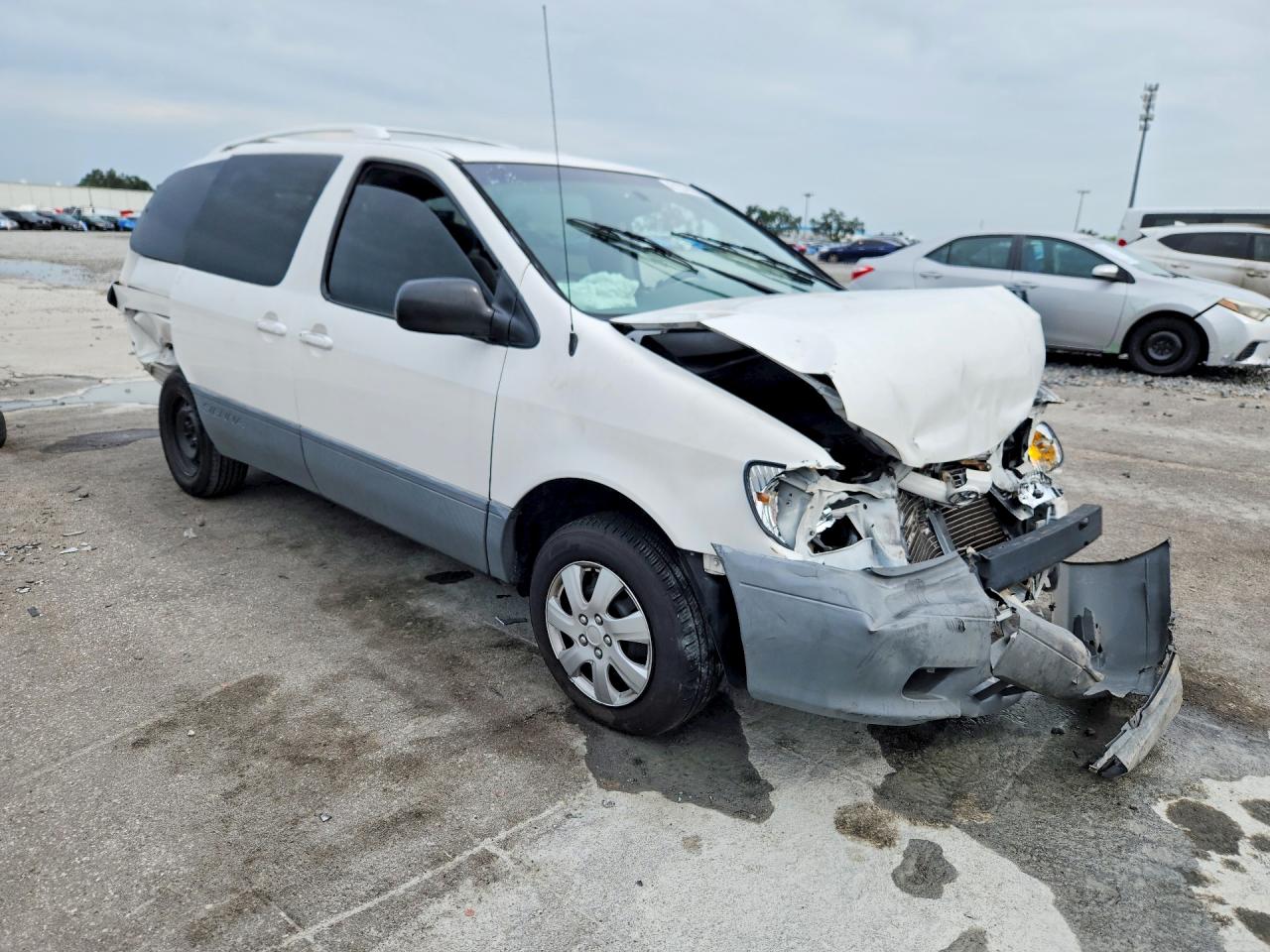 2002 Toyota Sienna Ce White vin: 4T3ZF19C62U495974