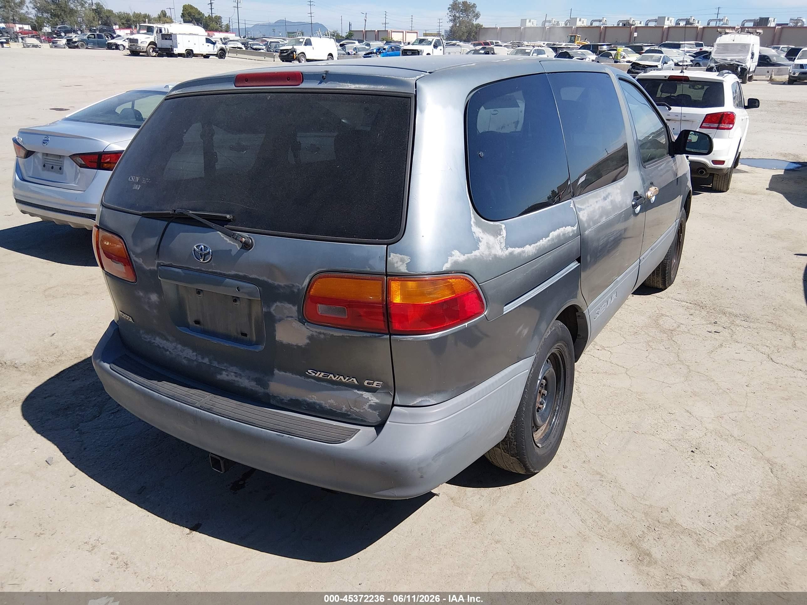 2000 Toyota Sienna Ce Серый vin: 4T3ZF19C6YU211123