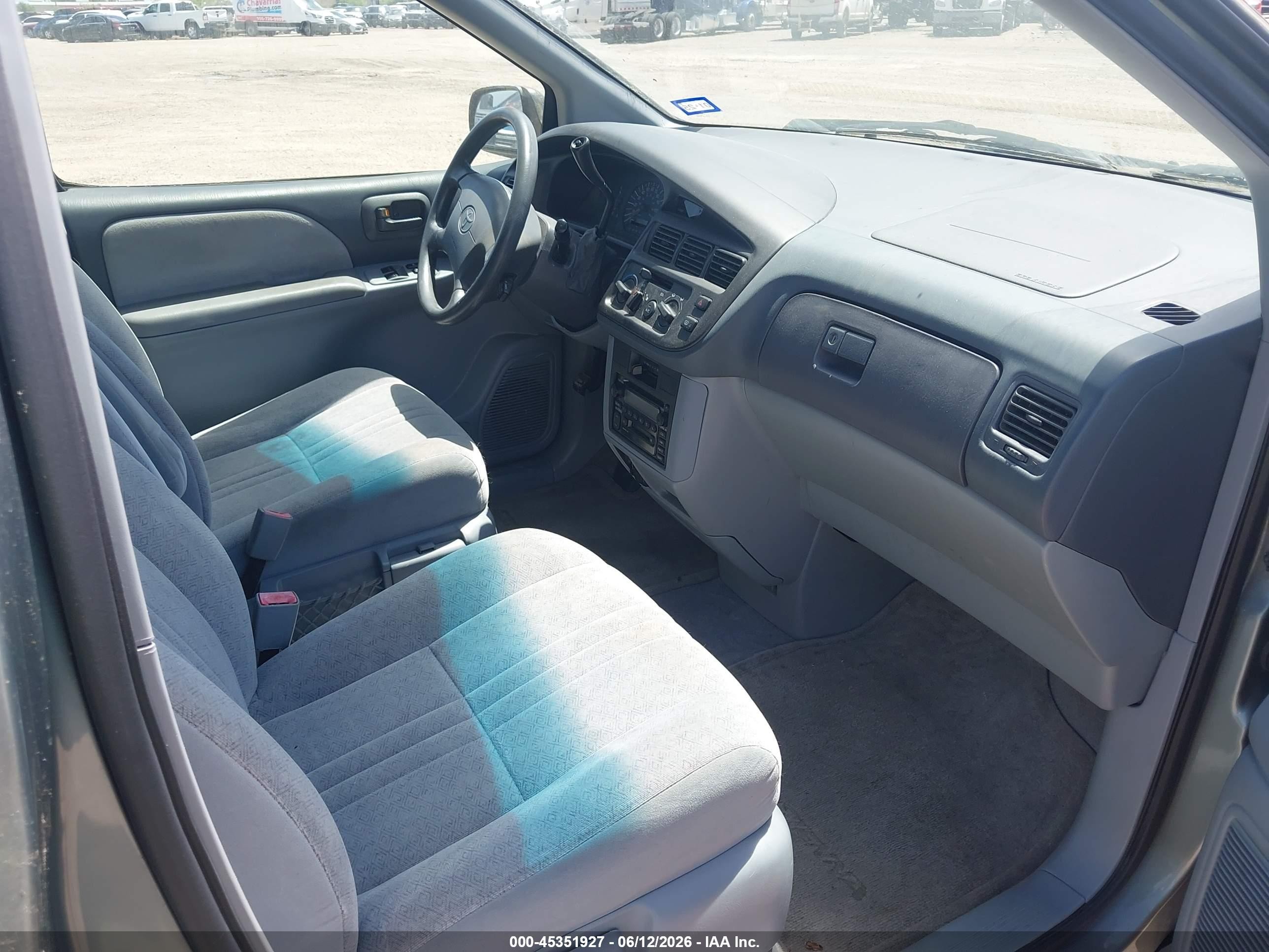 2000 Toyota Sienna Ce Синий vin: 4T3ZF19C6YU247183