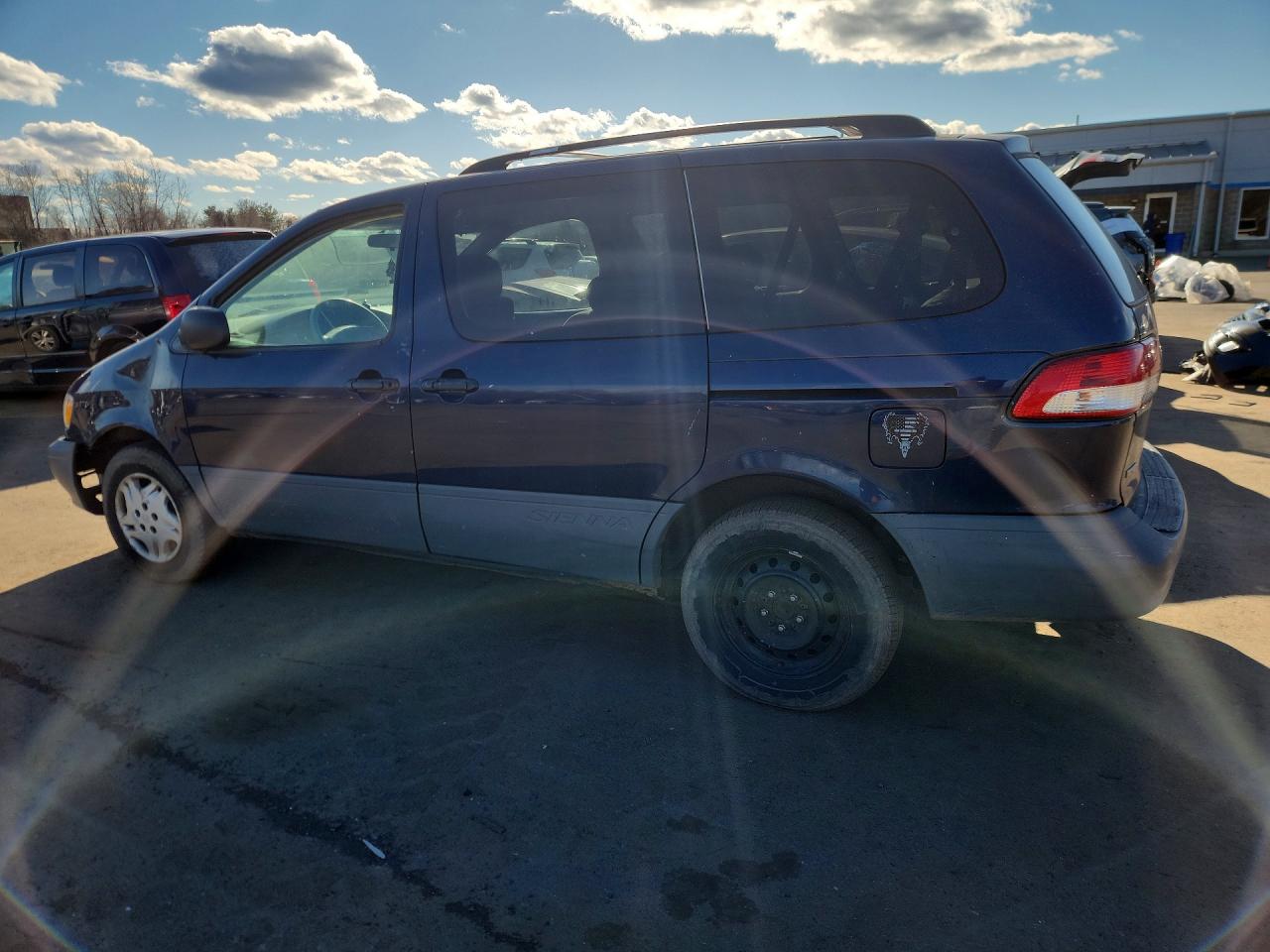 2002 Toyota Sienna Ce Blue vin: 4T3ZF19C72U499774