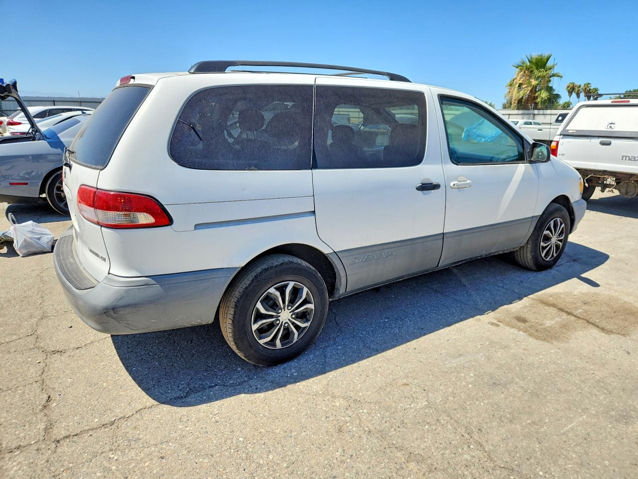 2003 Toyota Sienna Ce White vin: 4T3ZF19C73U526490