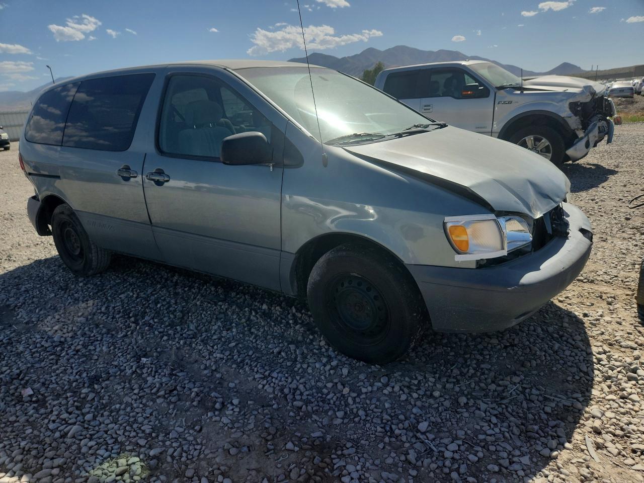 2000 Toyota Sienna Ce Charcoal vin: 4T3ZF19C7YU319623